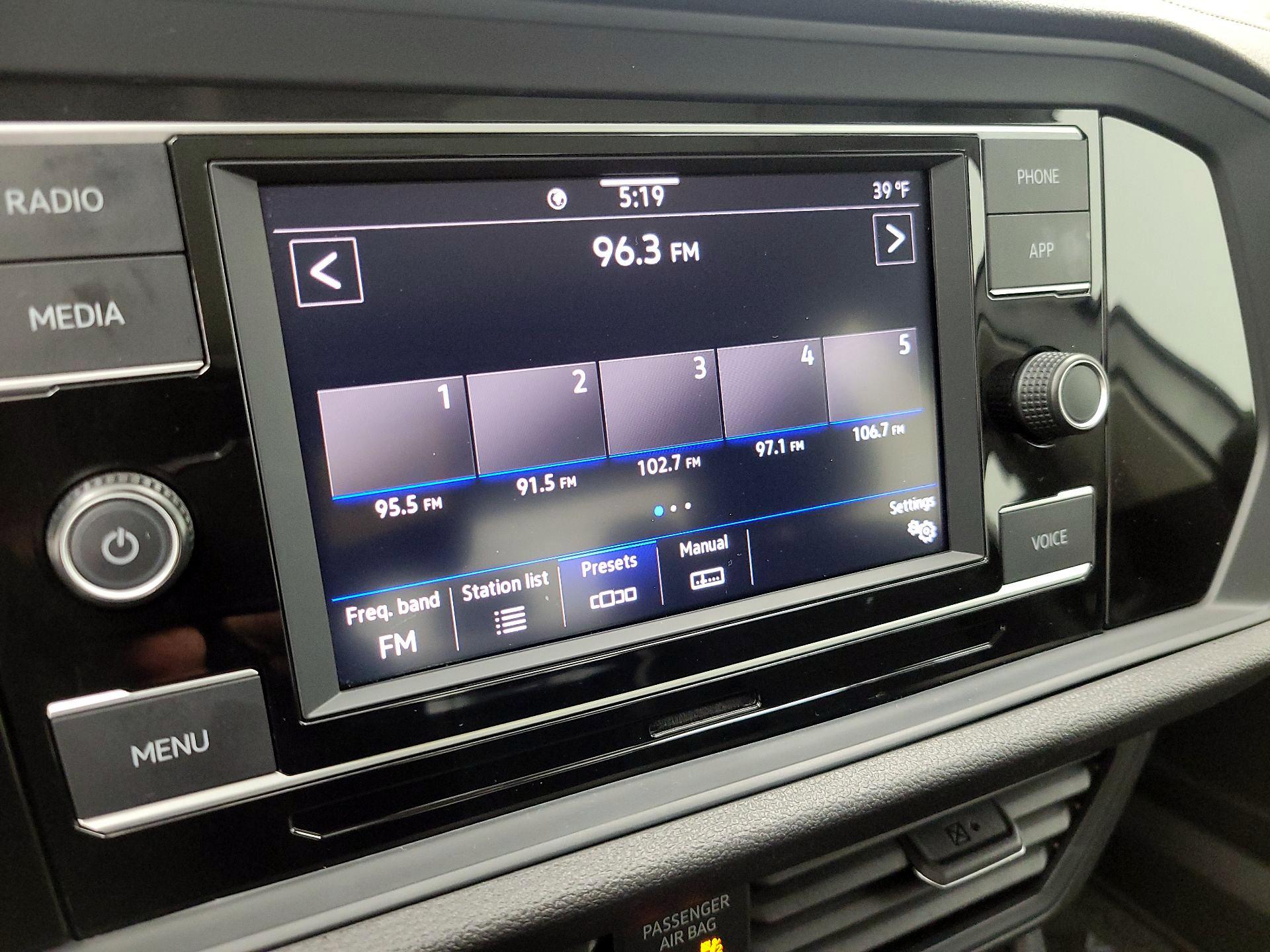 Thumbnail: 2023 Volkswagen Jetta - 15