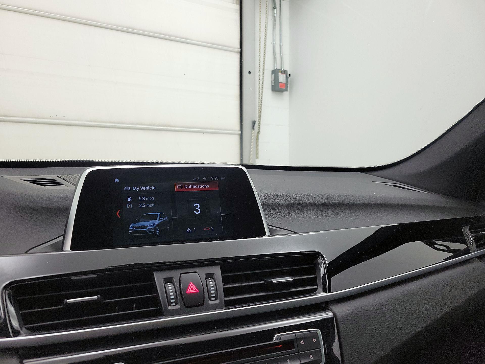 Thumbnail: 2018 BMW X1 - 16