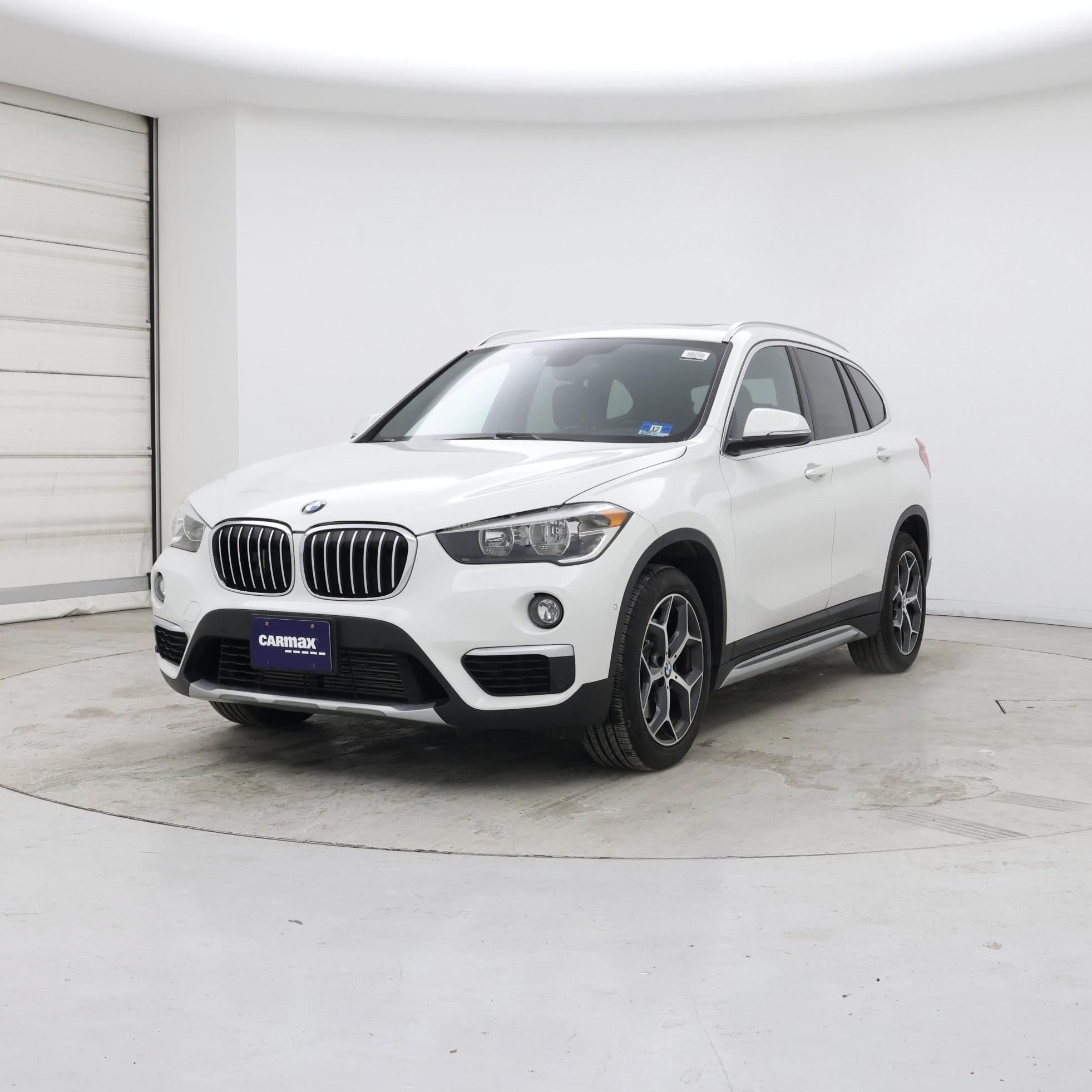 Thumbnail: 2018 BMW X1 - 4