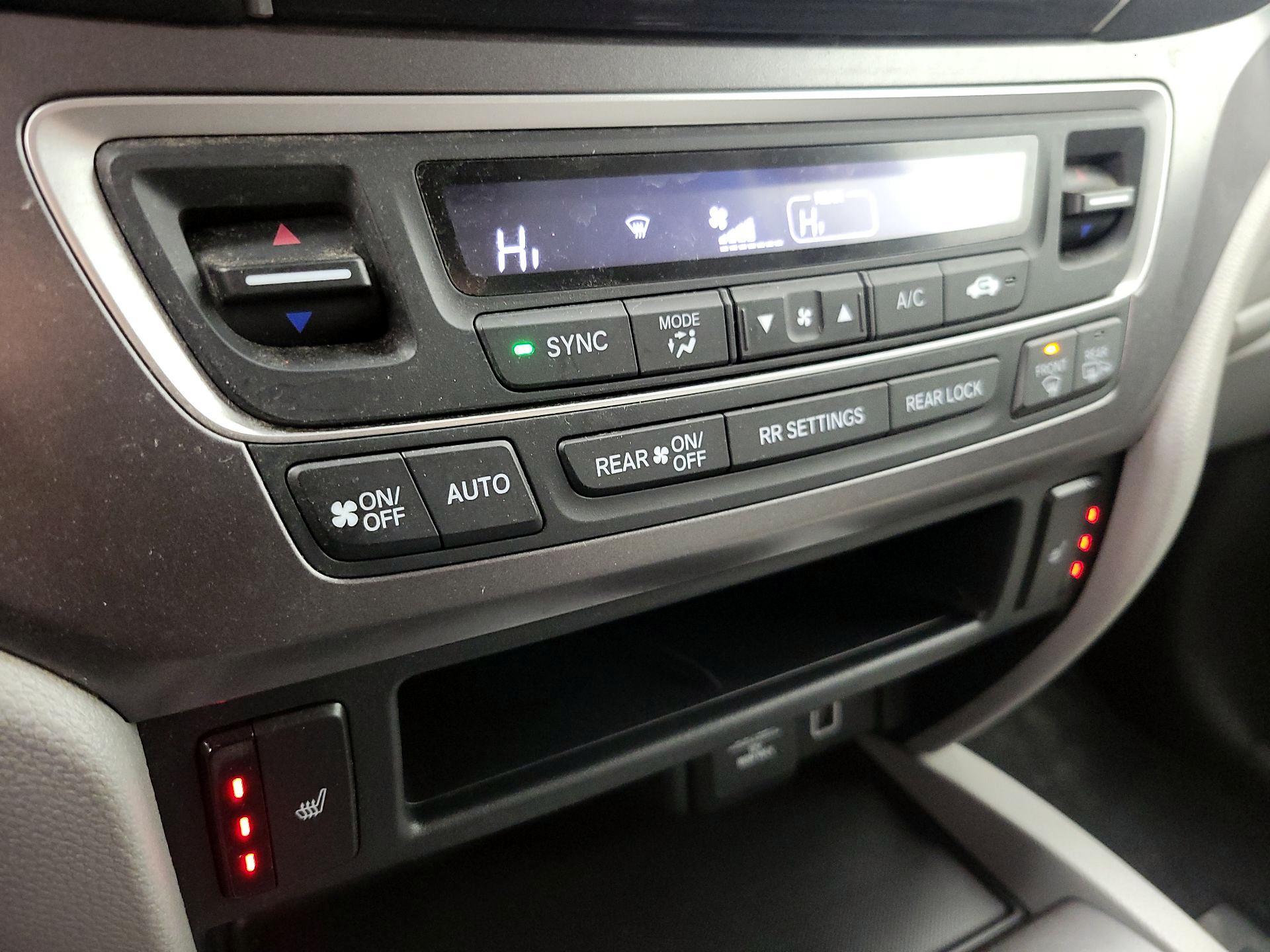 Thumbnail: 2020 Honda Pilot - 16