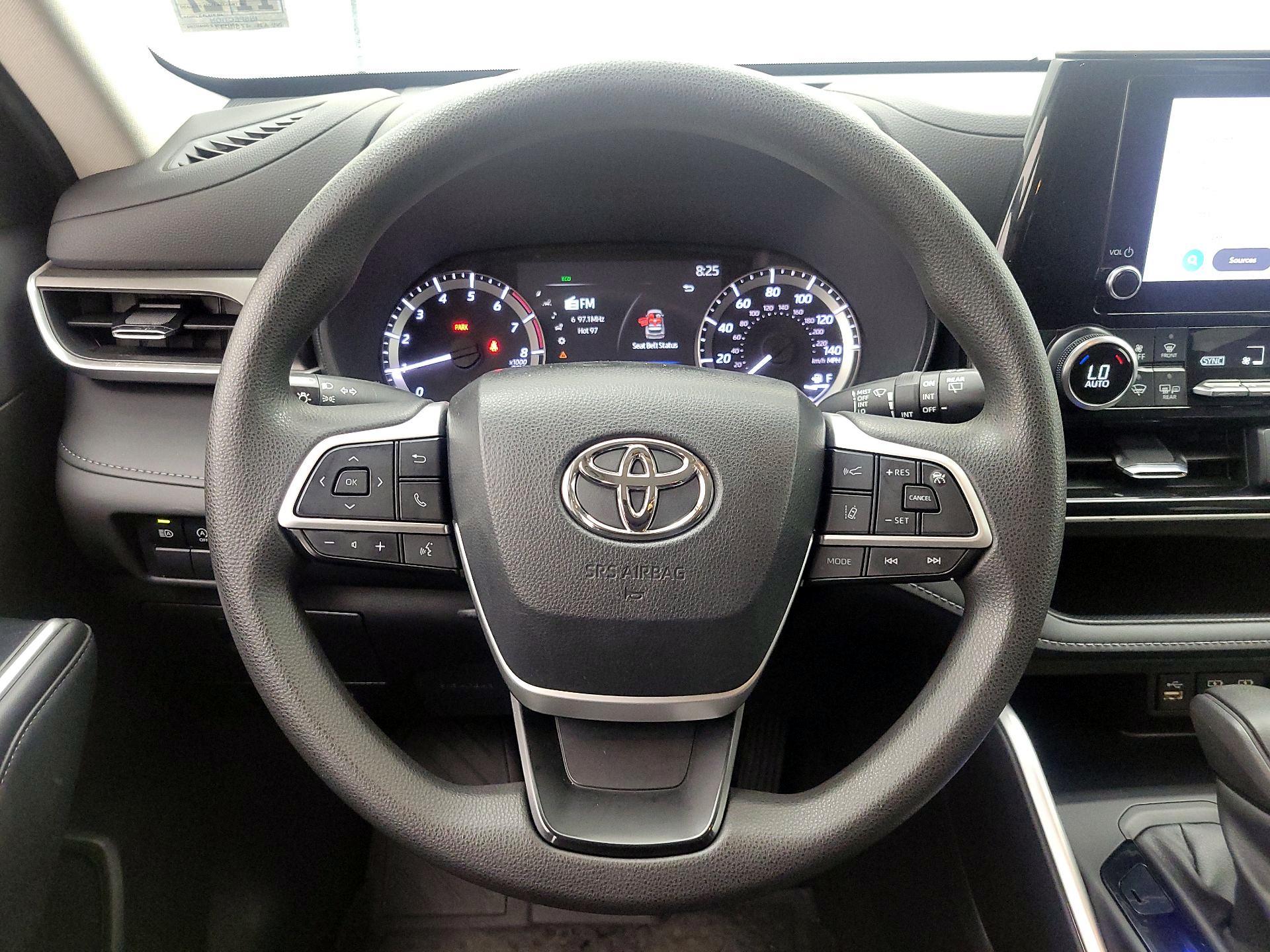 Thumbnail: 2023 Toyota Highlander - 10