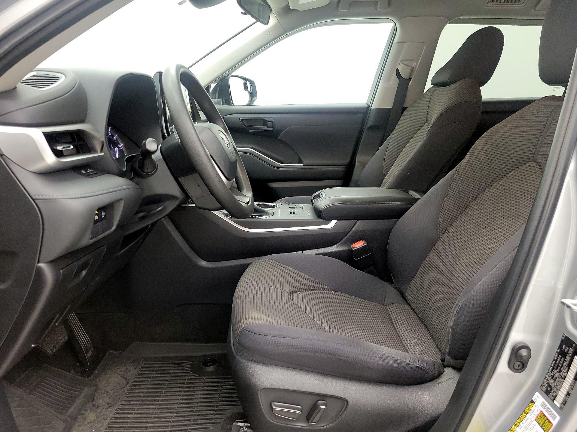 Thumbnail: 2023 Toyota Highlander - 11