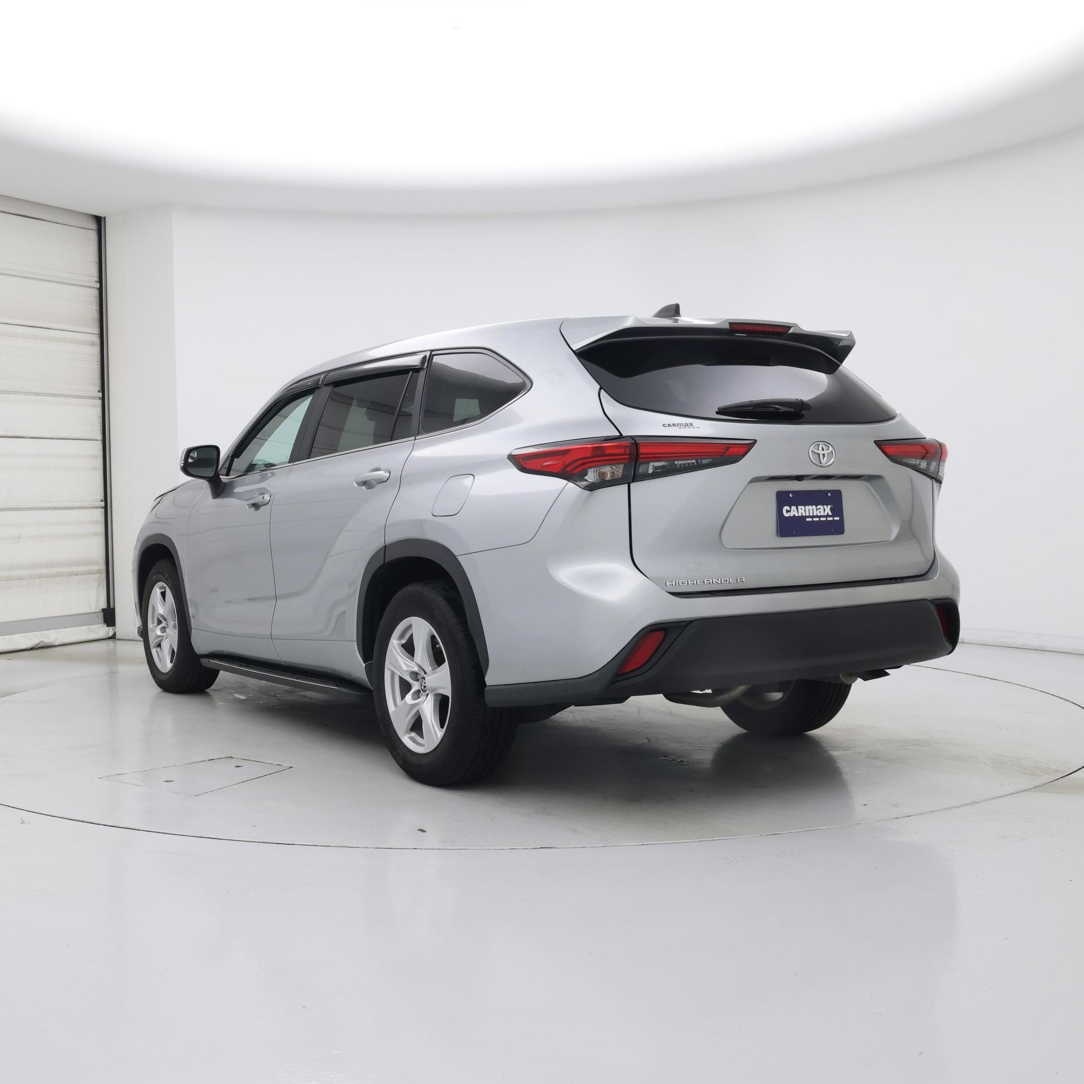 Thumbnail: 2023 Toyota Highlander - 2