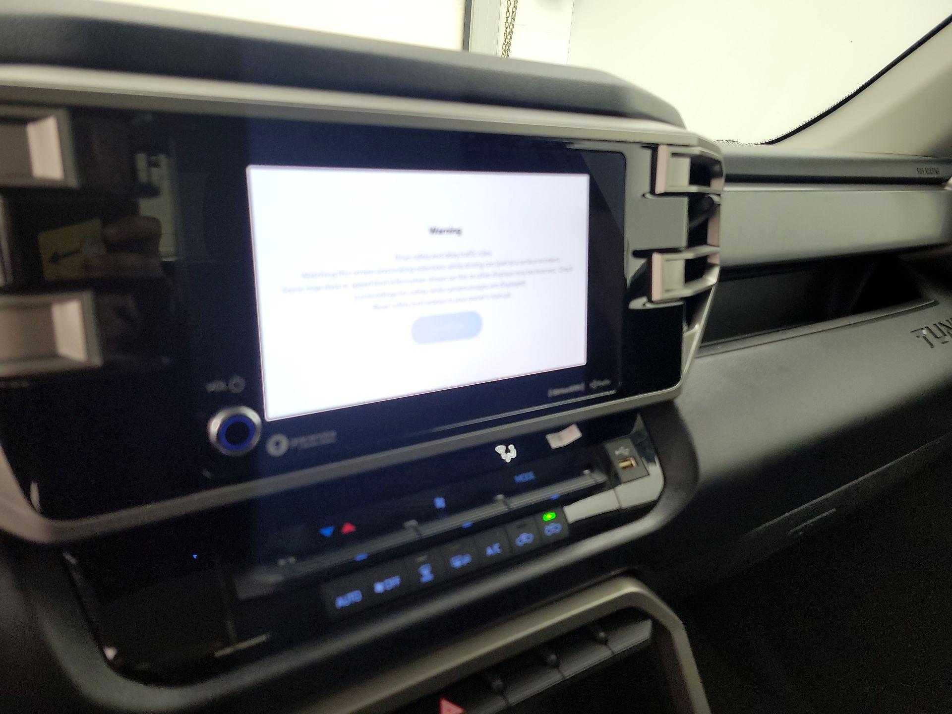 Thumbnail: 2022 Toyota Tundra - 15