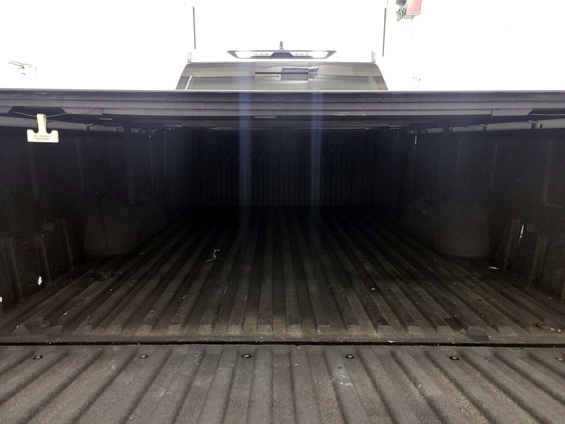 Thumbnail: 2022 Toyota Tundra - 19