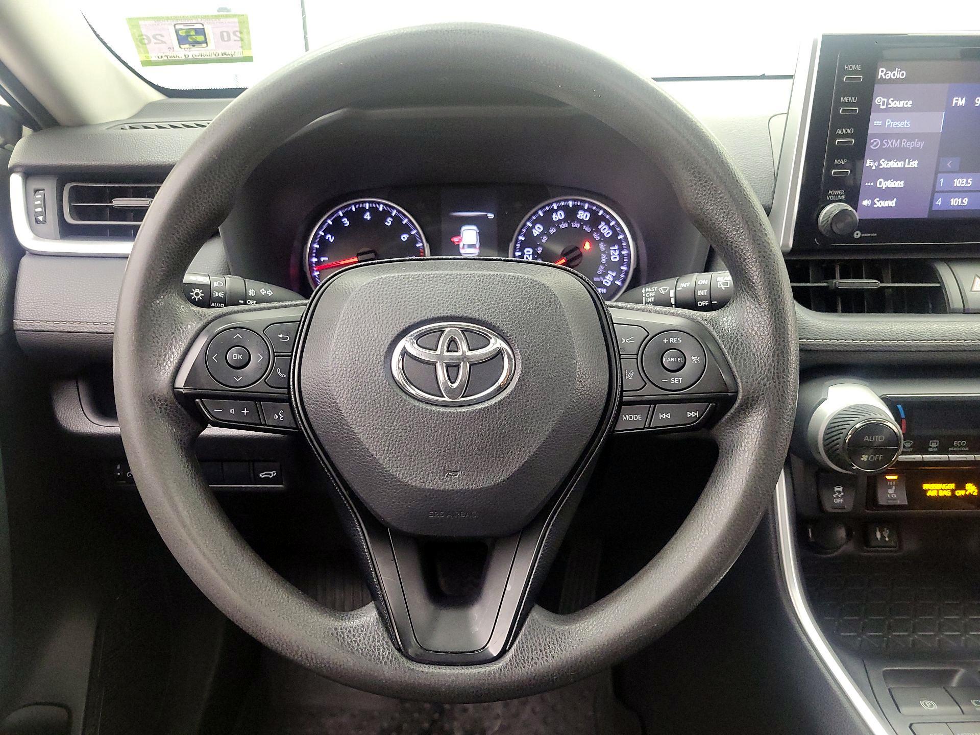 Thumbnail: 2019 Toyota RAV4 - 10