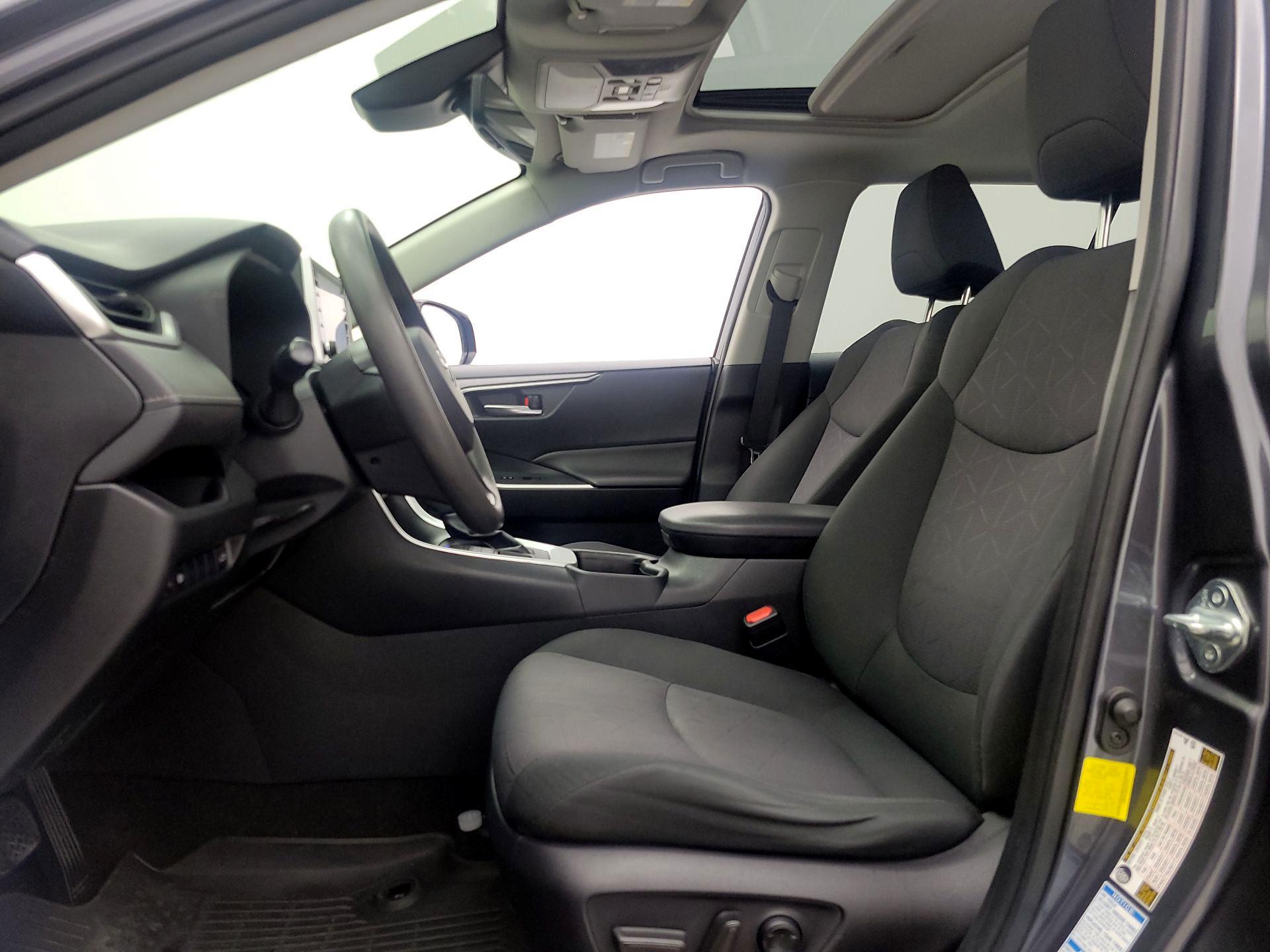 Thumbnail: 2019 Toyota RAV4 - 11