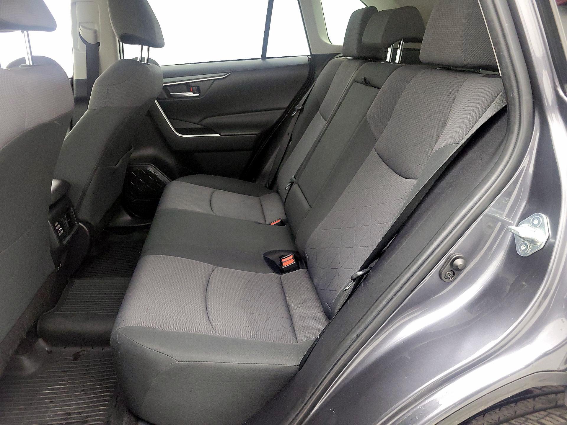 Thumbnail: 2019 Toyota RAV4 - 20