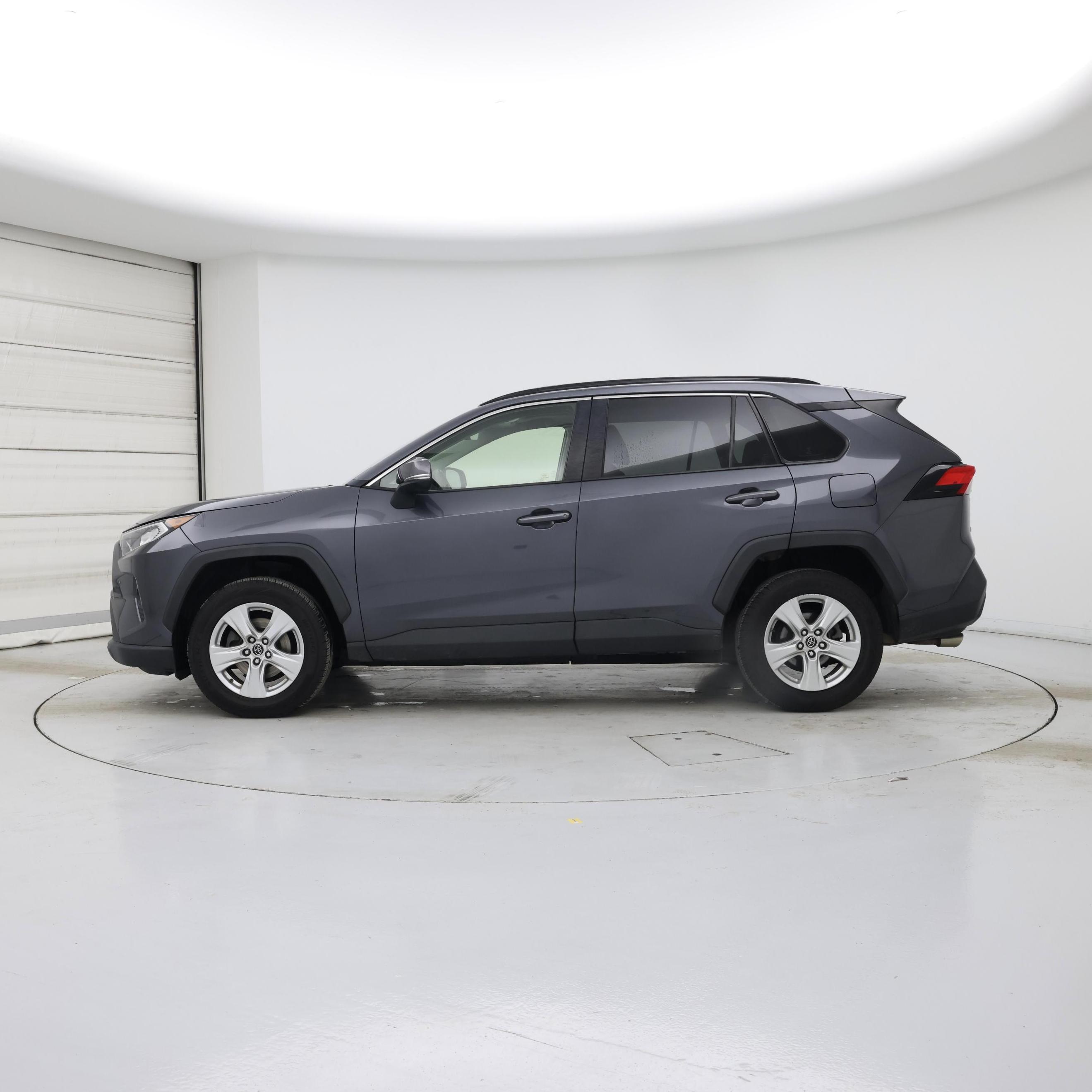 Thumbnail: 2019 Toyota RAV4 - 3