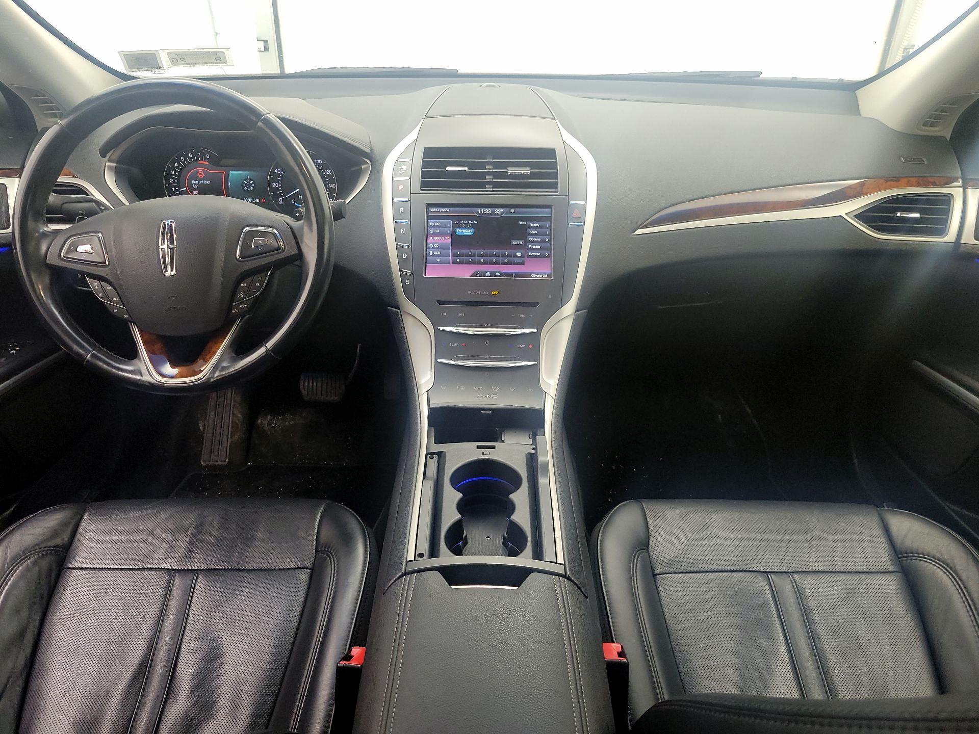 Thumbnail: 2016 Lincoln MKZ - 9