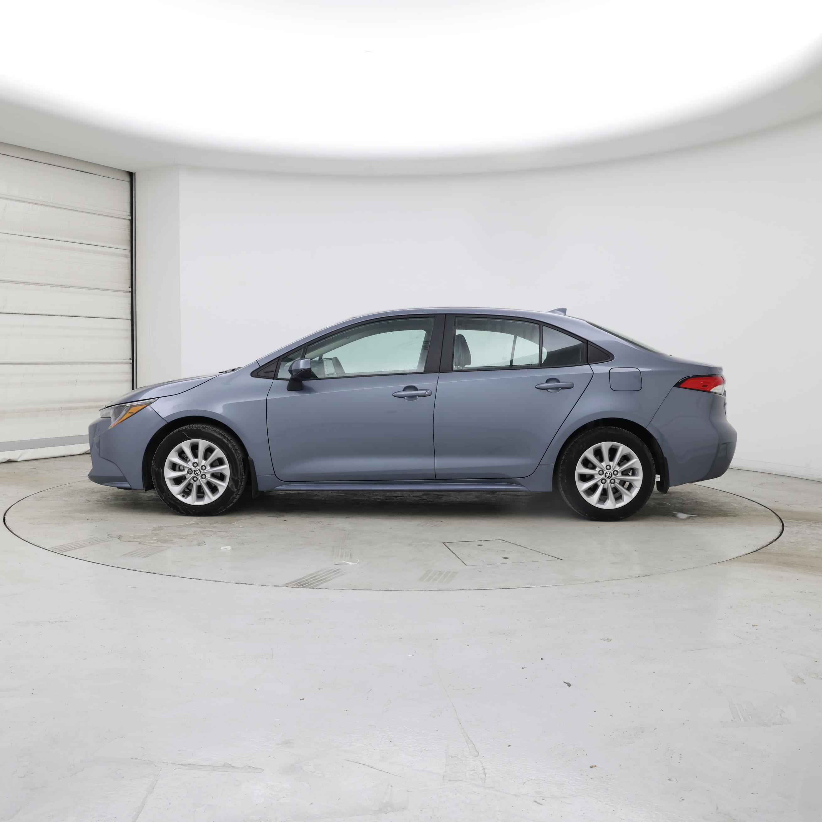 Thumbnail: 2022 Toyota Corolla - 3