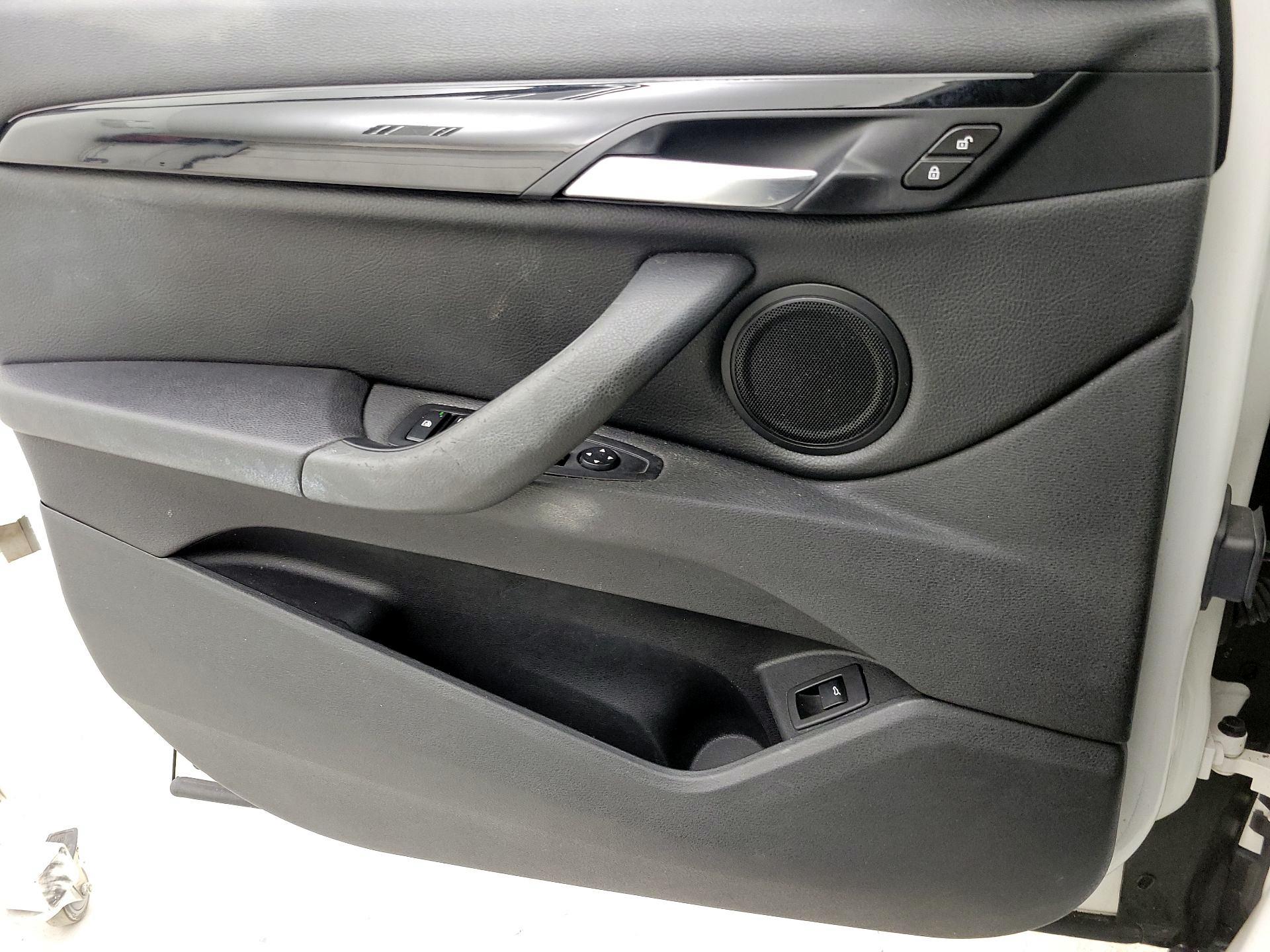 Thumbnail: 2016 BMW X1 - 12