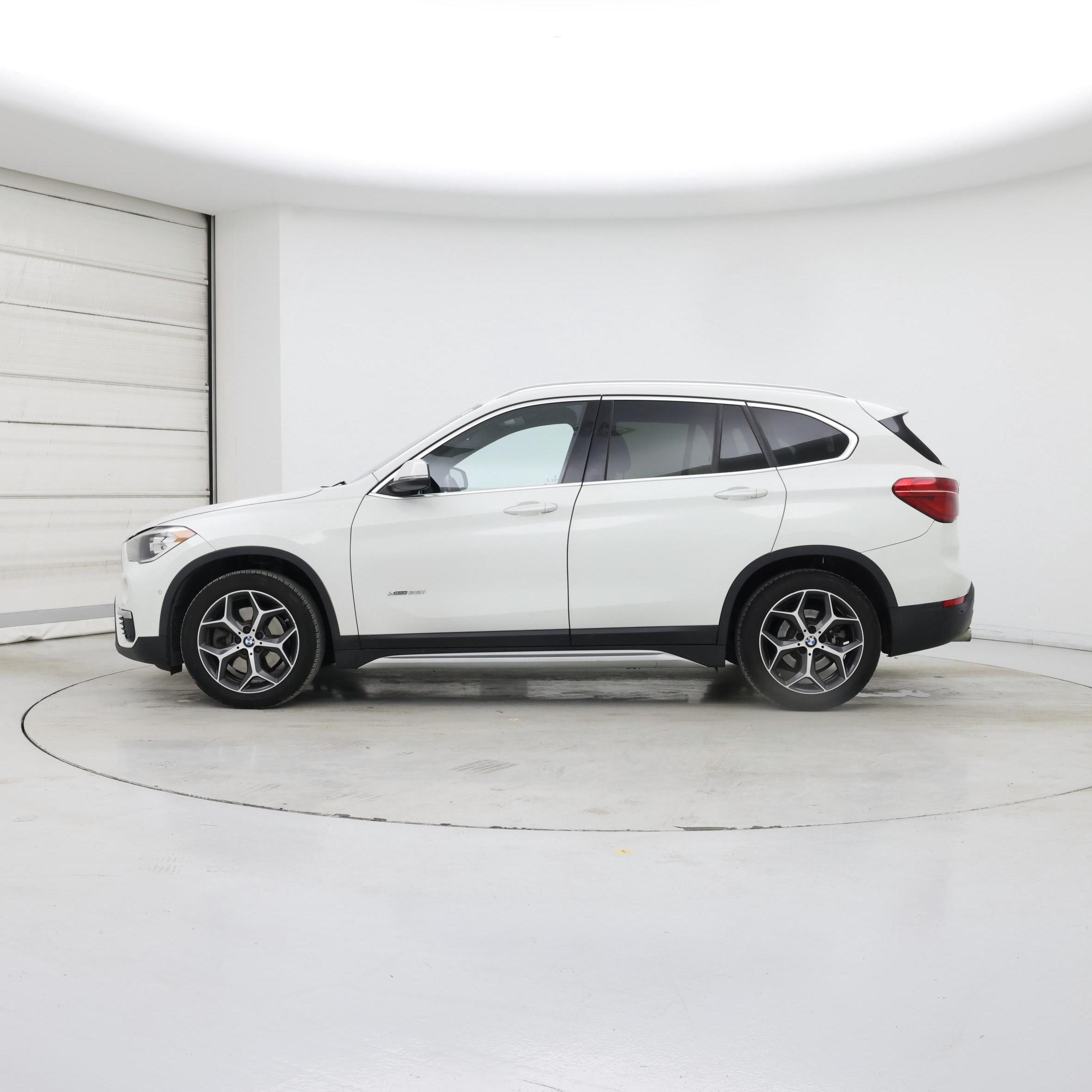 Thumbnail: 2016 BMW X1 - 3