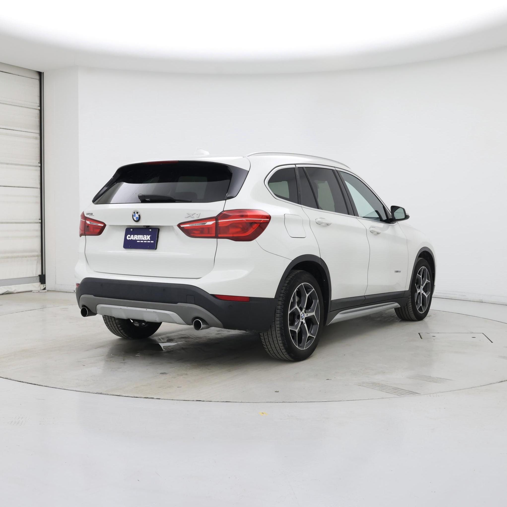 Thumbnail: 2016 BMW X1 - 8