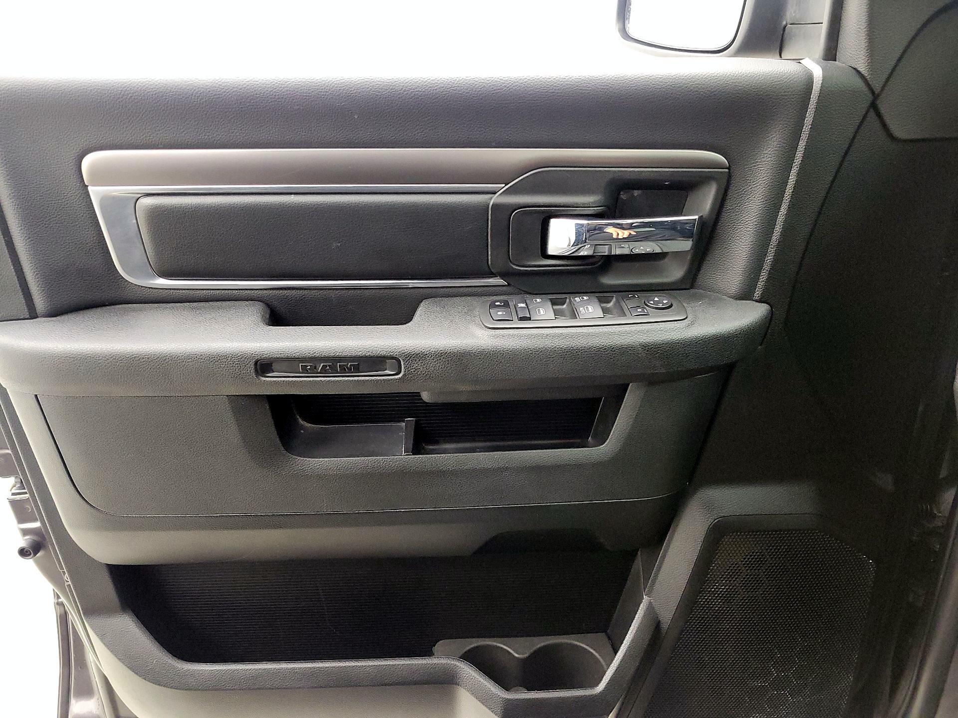 Thumbnail: 2022 RAM 1500 Classic - 12