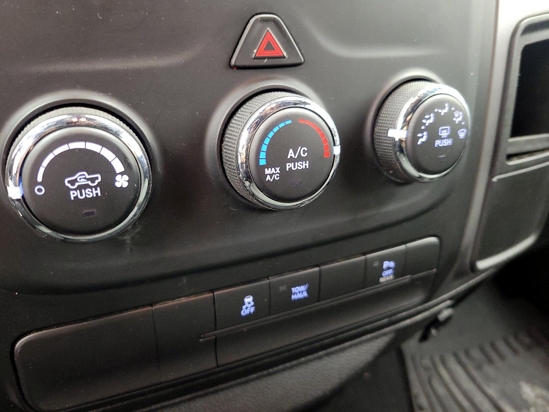 Thumbnail: 2022 RAM 1500 Classic - 16