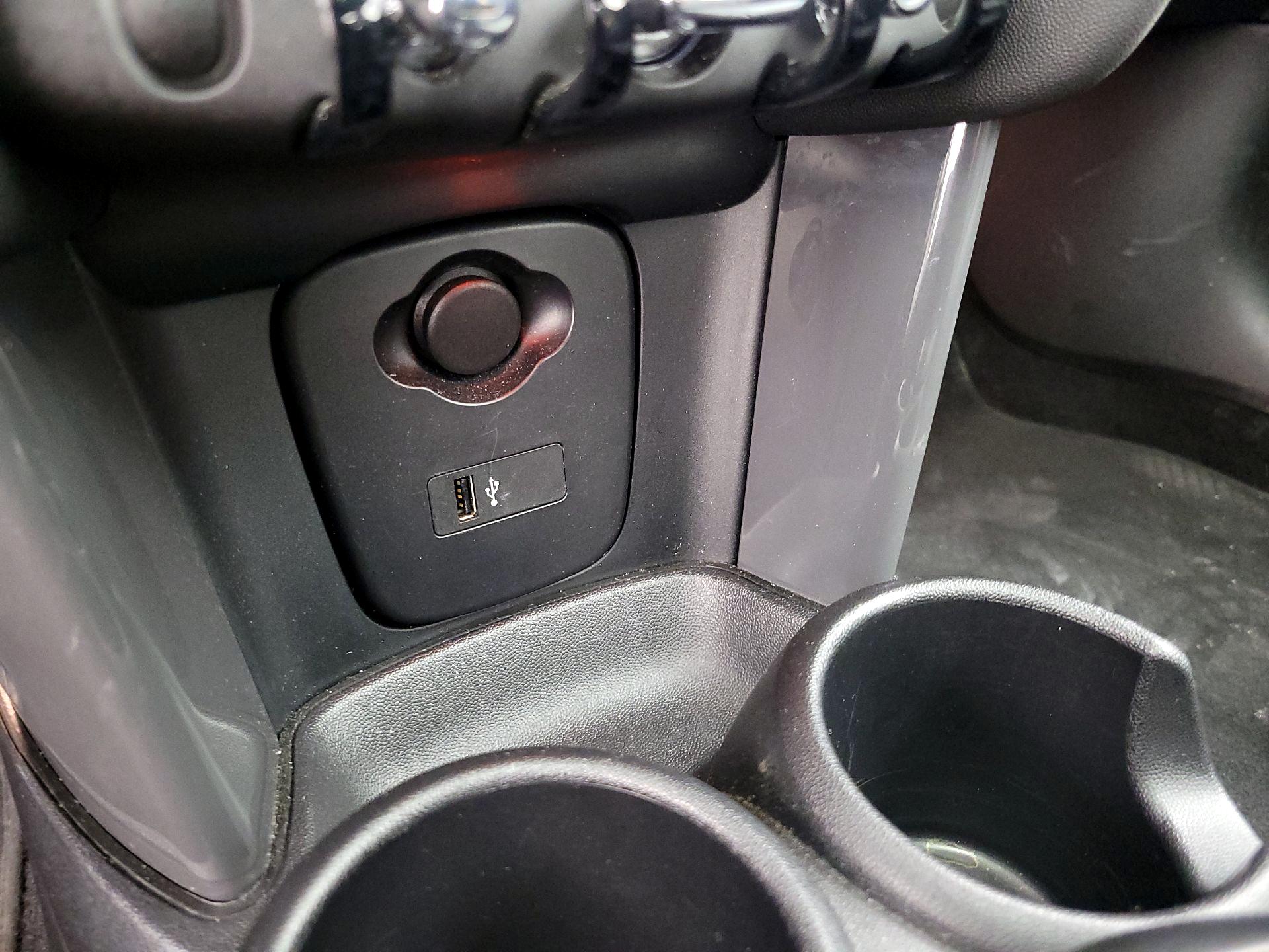 Thumbnail: 2022 MINI Cooper Hardtop - 18