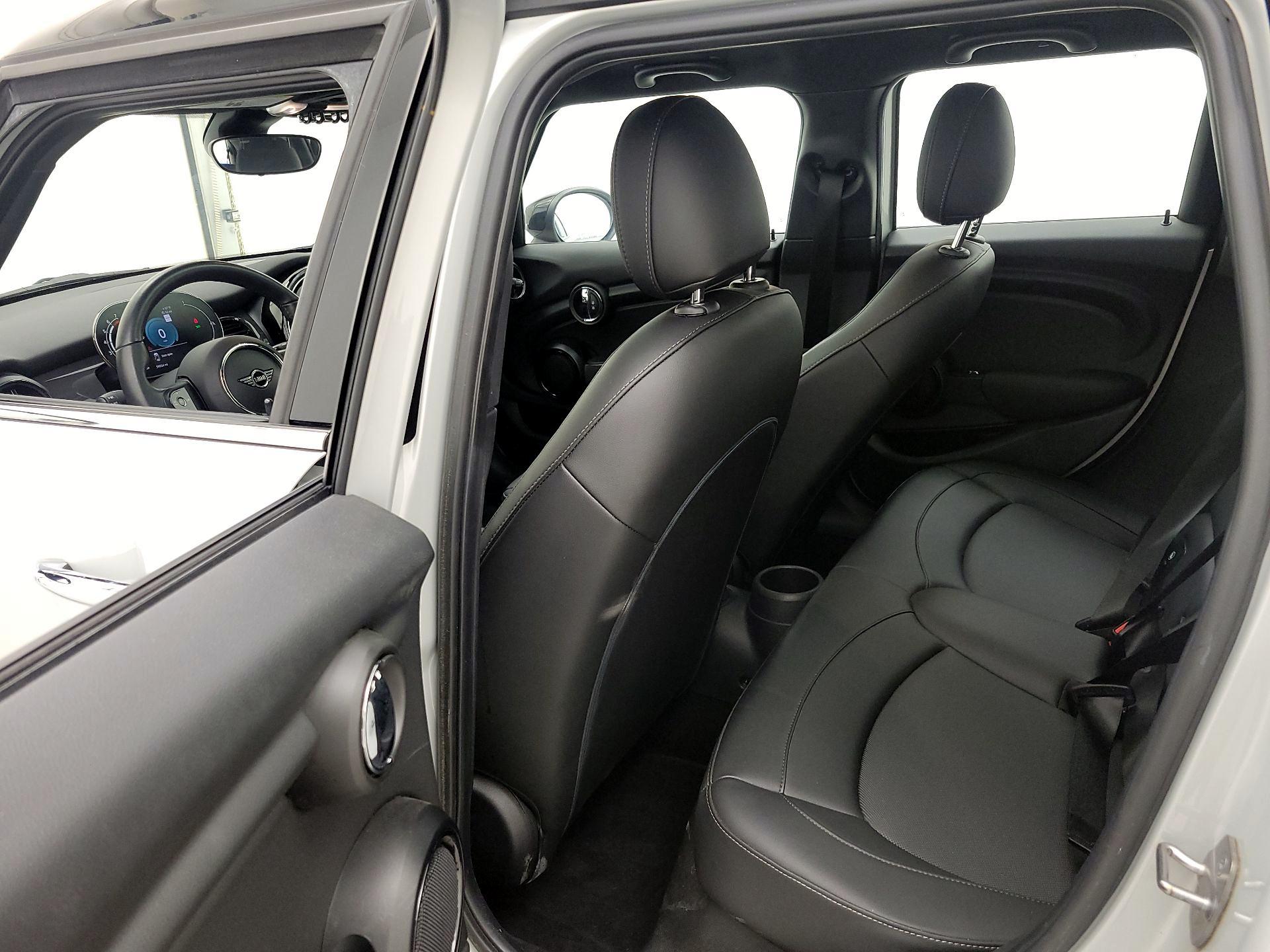 Thumbnail: 2022 MINI Cooper Hardtop - 20