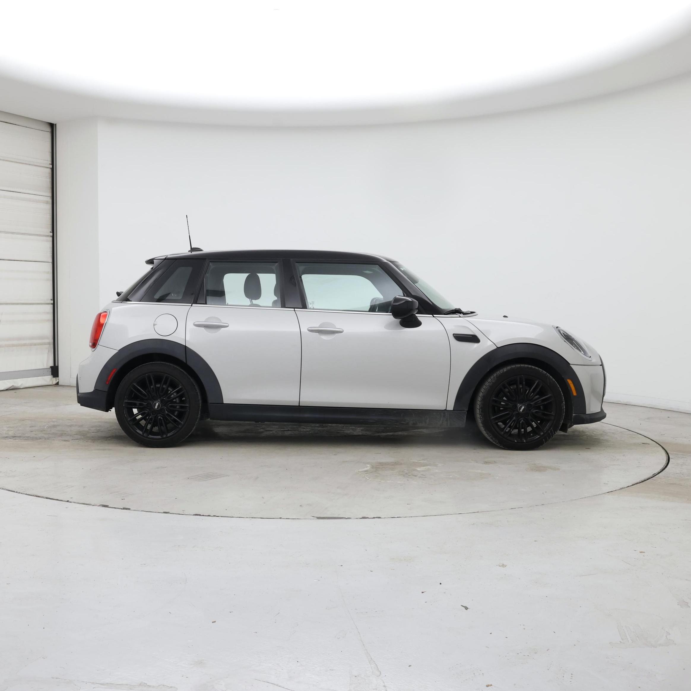 Thumbnail: 2022 MINI Cooper Hardtop - 7
