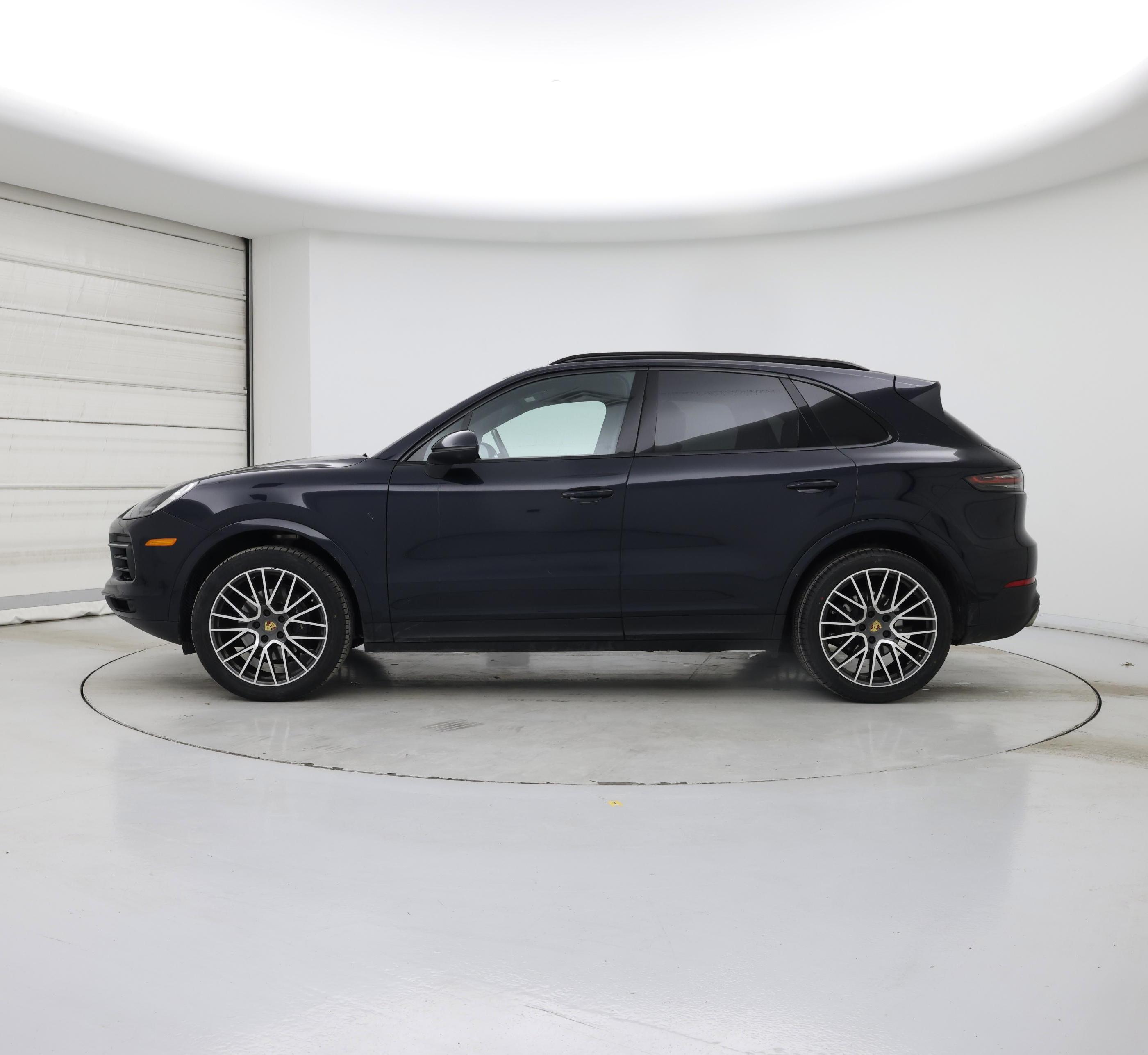 Thumbnail: 2019 Porsche Cayenne - 3