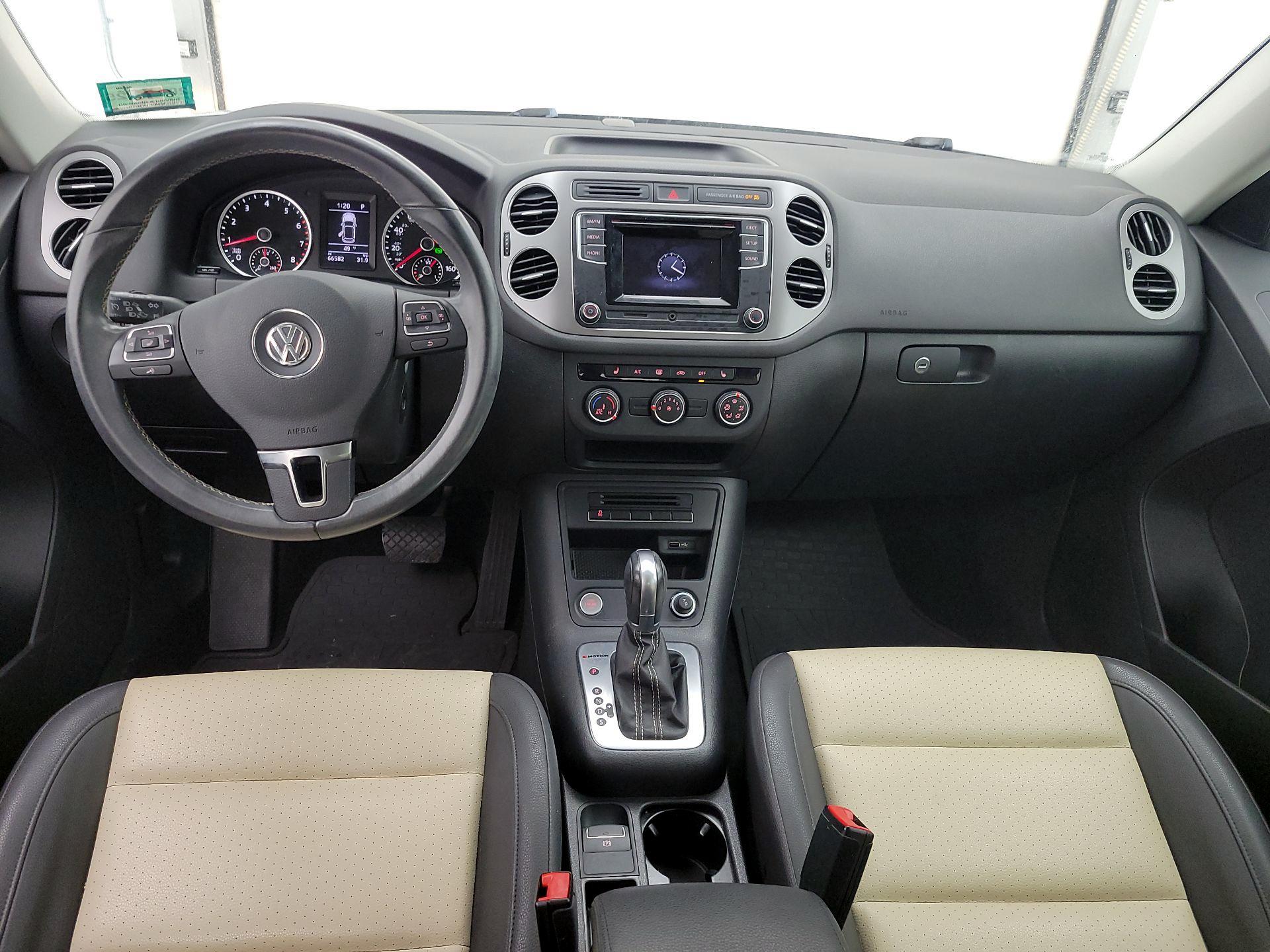 Thumbnail: 2016 Volkswagen Tiguan - 9