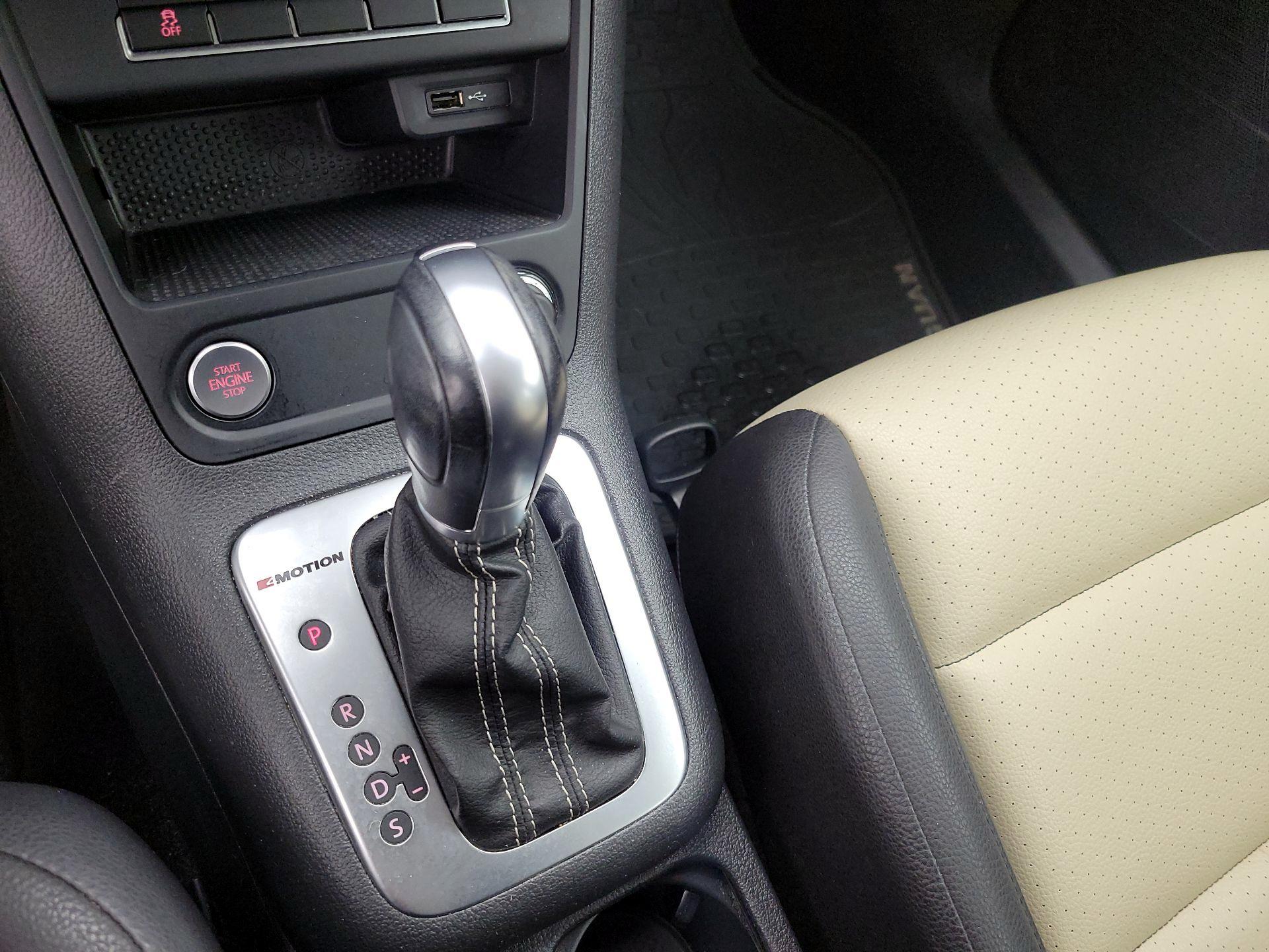 Thumbnail: 2016 Volkswagen Tiguan - 17