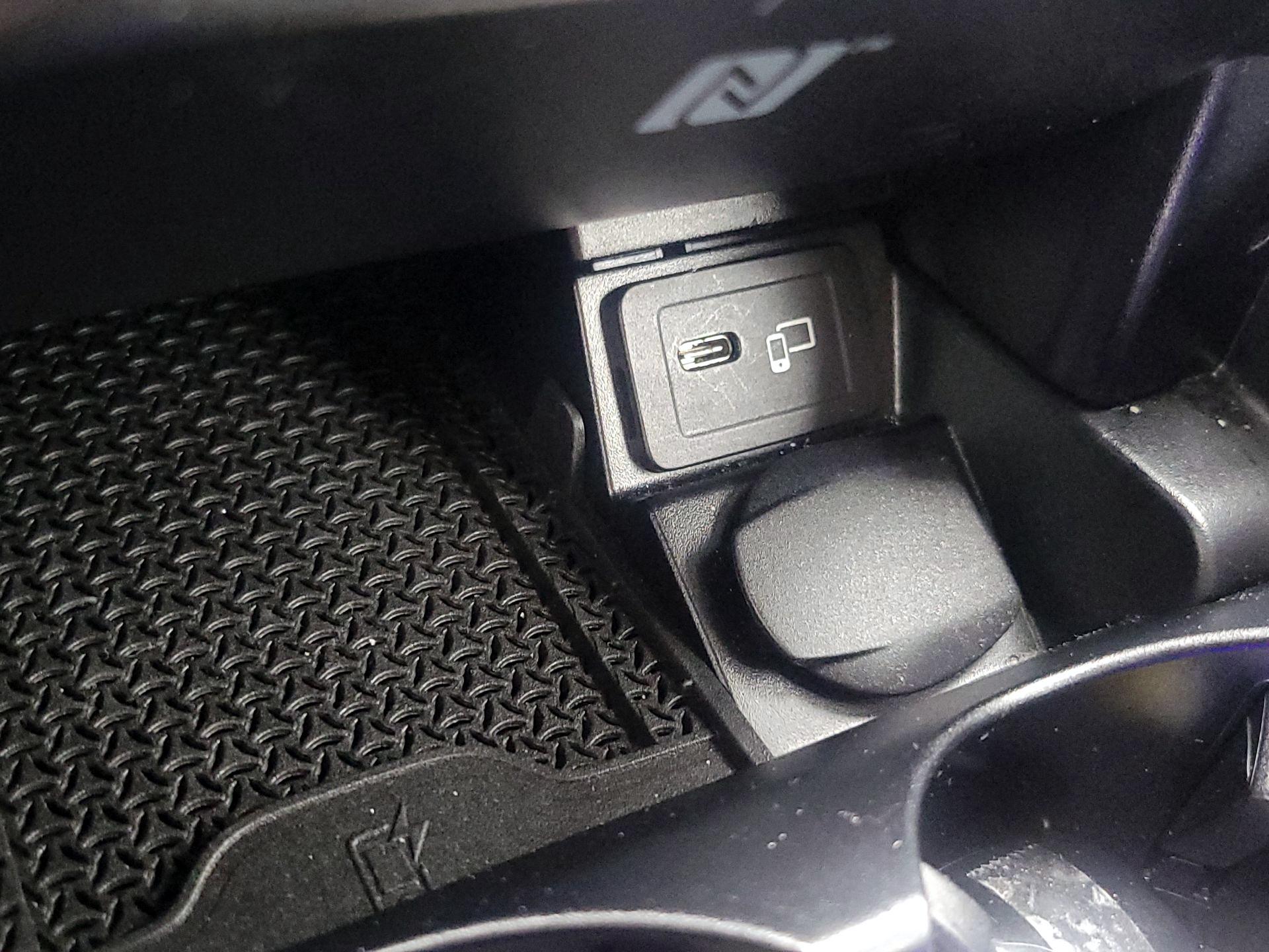 Thumbnail: 2023 Mercedes-Benz E-Class - 19