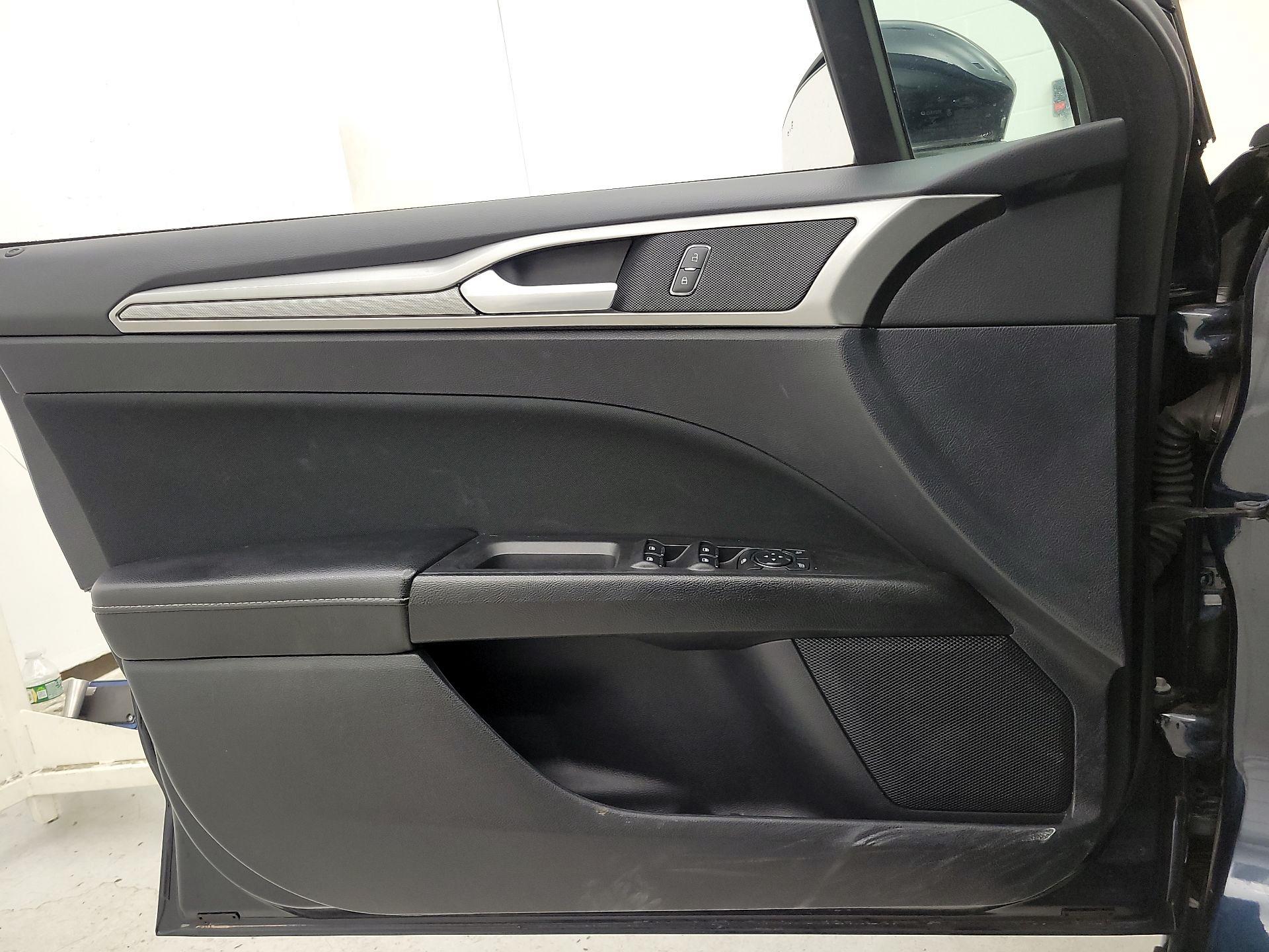 Thumbnail: 2020 Ford Fusion - 12