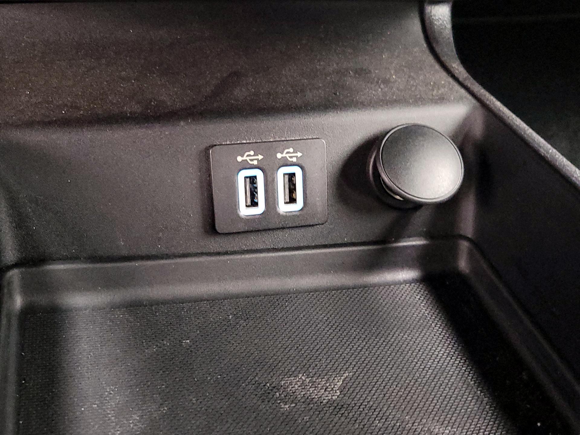 Thumbnail: 2020 Ford Fusion - 18