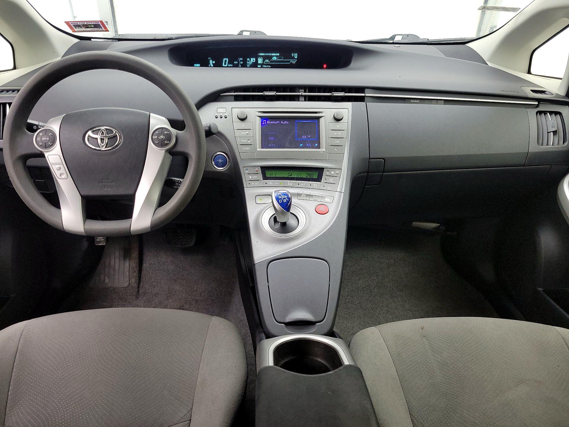 Thumbnail: 2015 Toyota Prius - 9