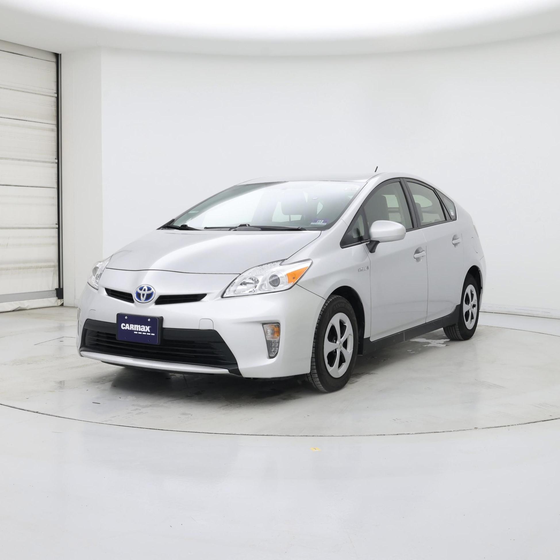 Thumbnail: 2015 Toyota Prius - 4