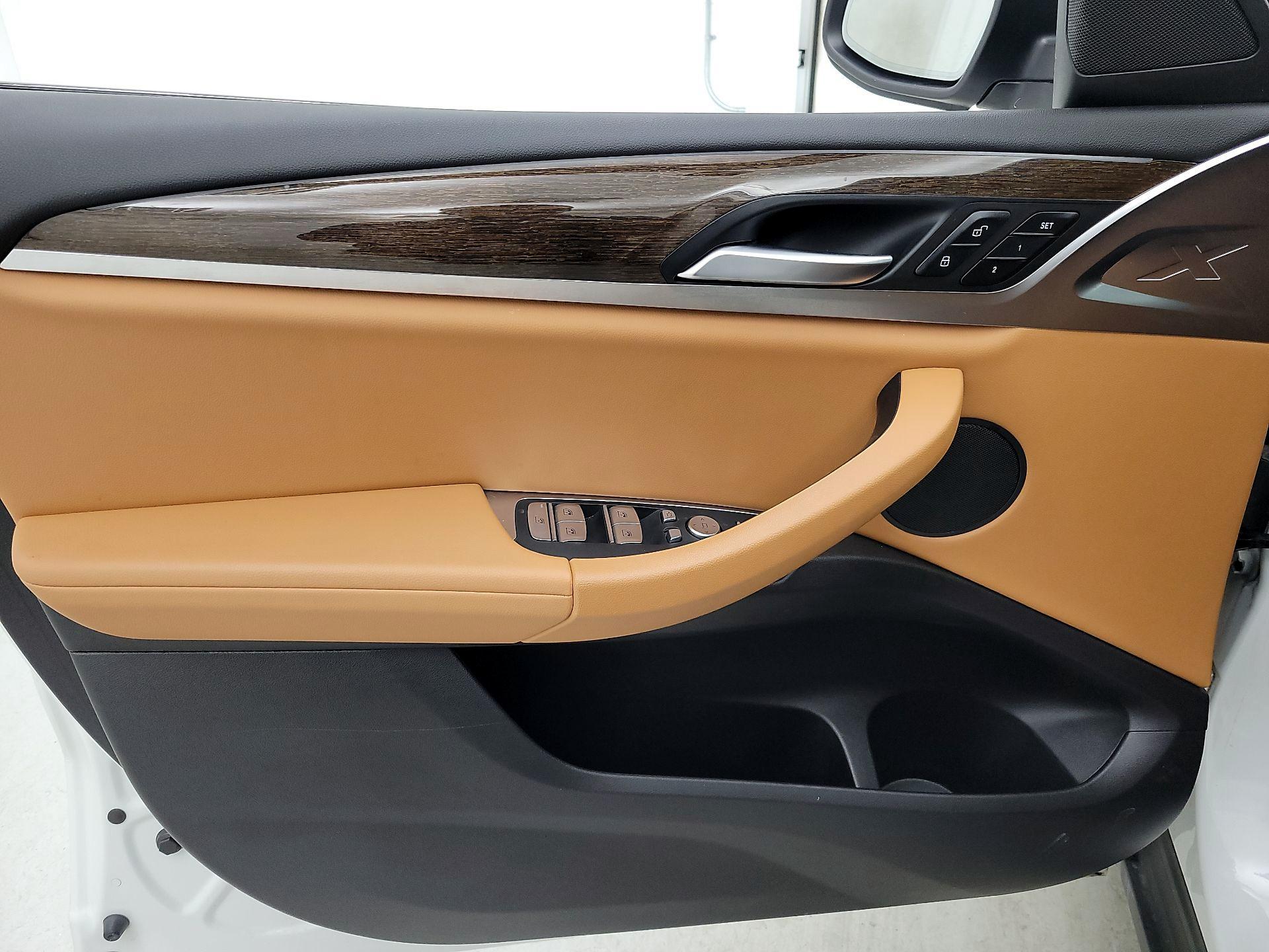 Thumbnail: 2022 BMW X4 - 12