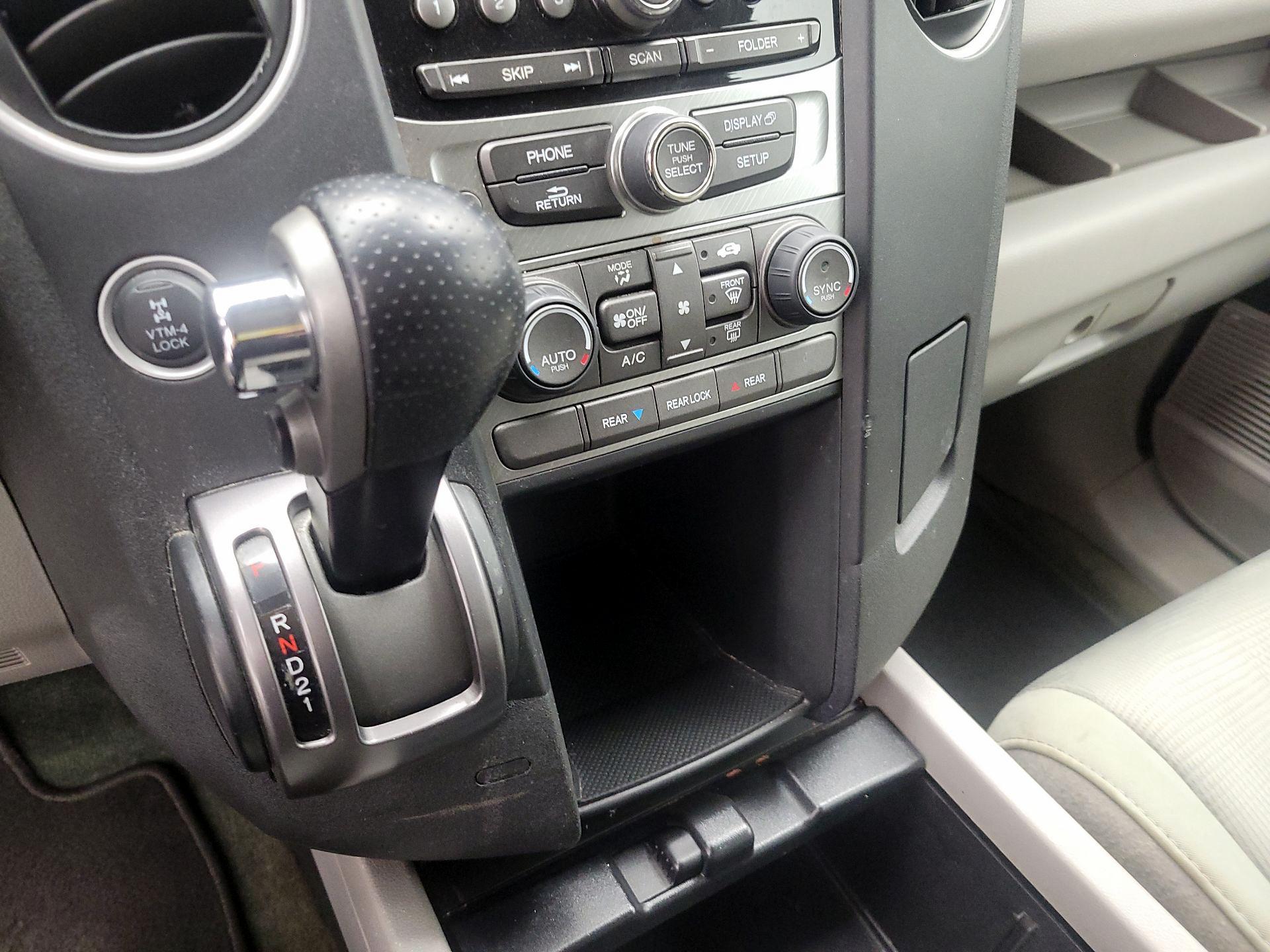 Thumbnail: 2014 Honda Pilot - 17