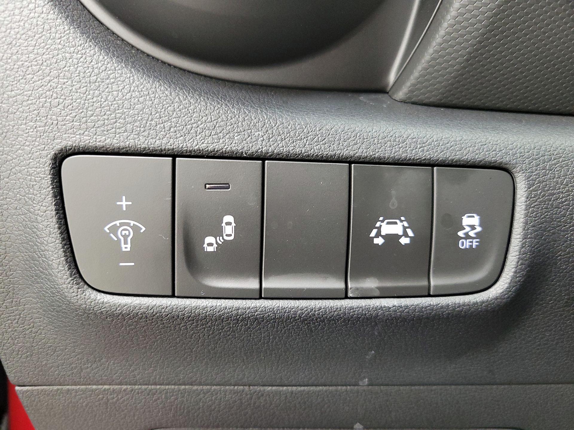 Thumbnail: 2021 Hyundai Kona - 13