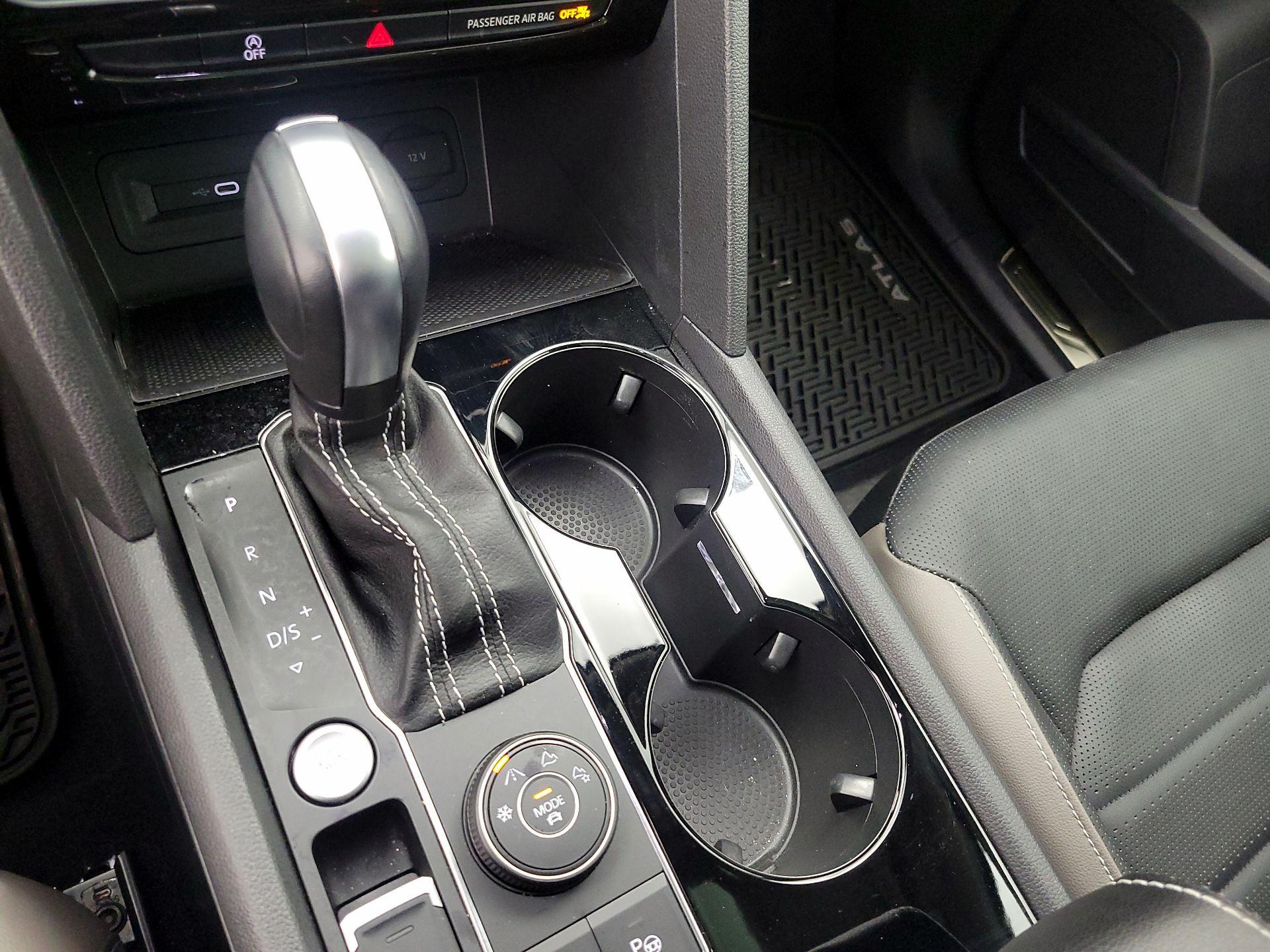 Thumbnail: 2021 Volkswagen Atlas - 17