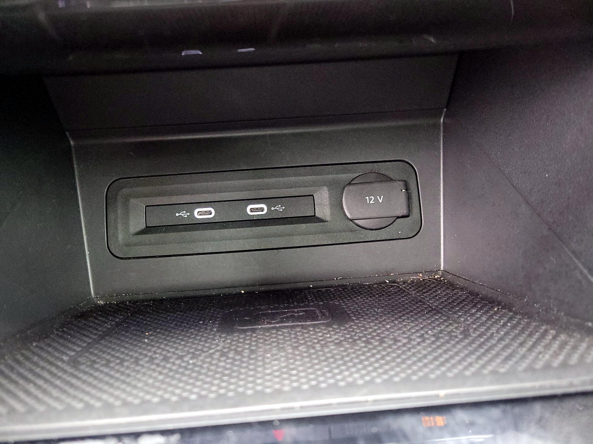 Thumbnail: 2021 Volkswagen Atlas - 18