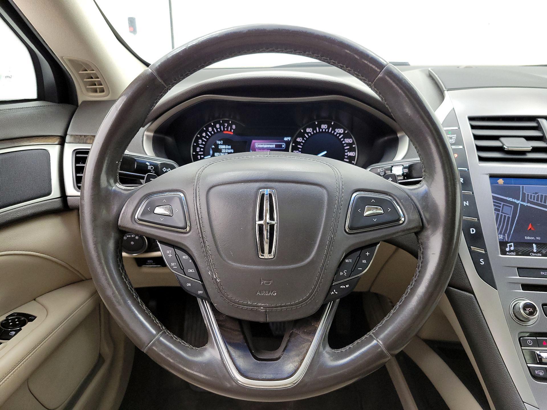 Thumbnail: 2017 Lincoln MKZ - 10