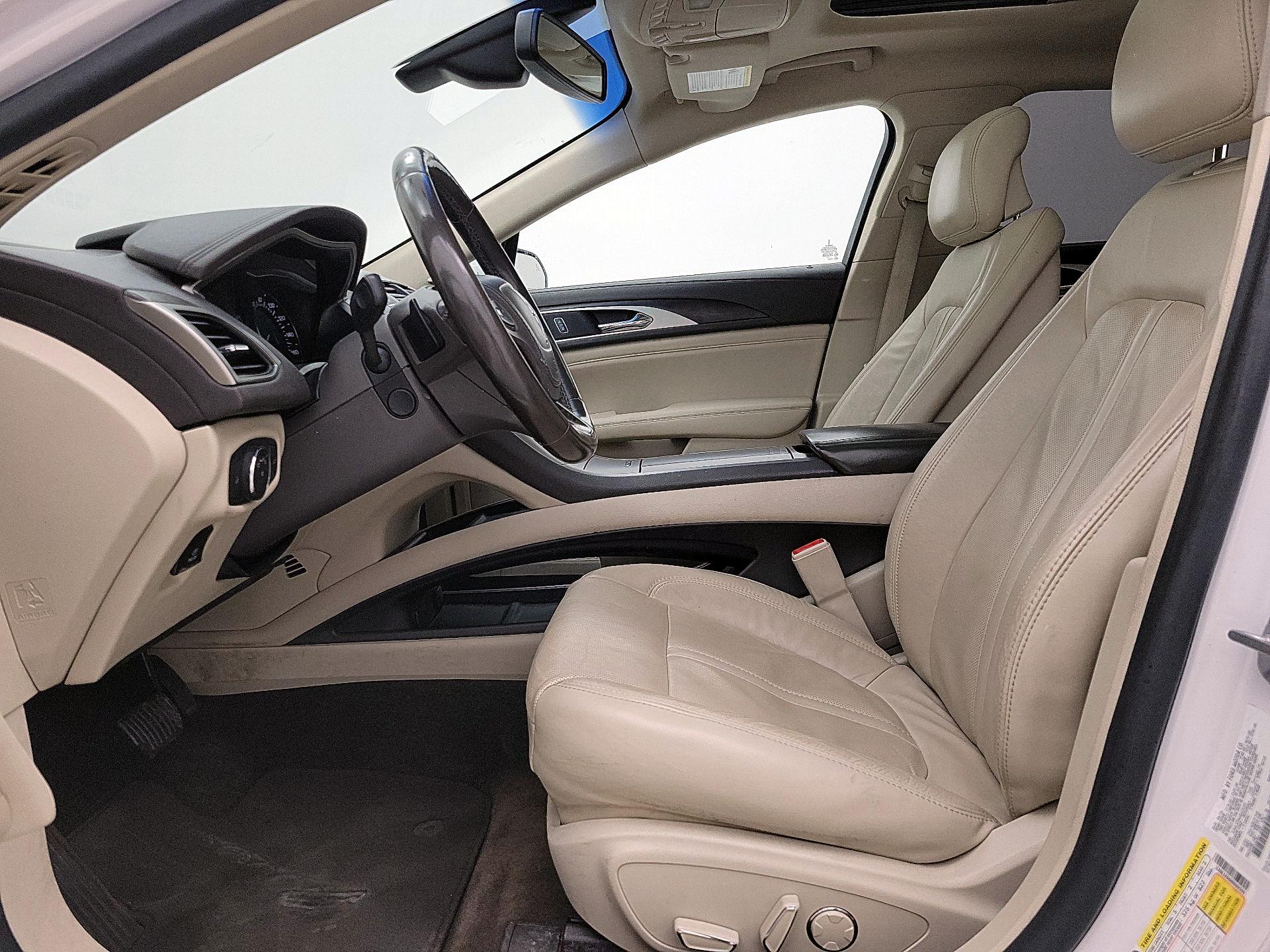 Thumbnail: 2017 Lincoln MKZ - 11