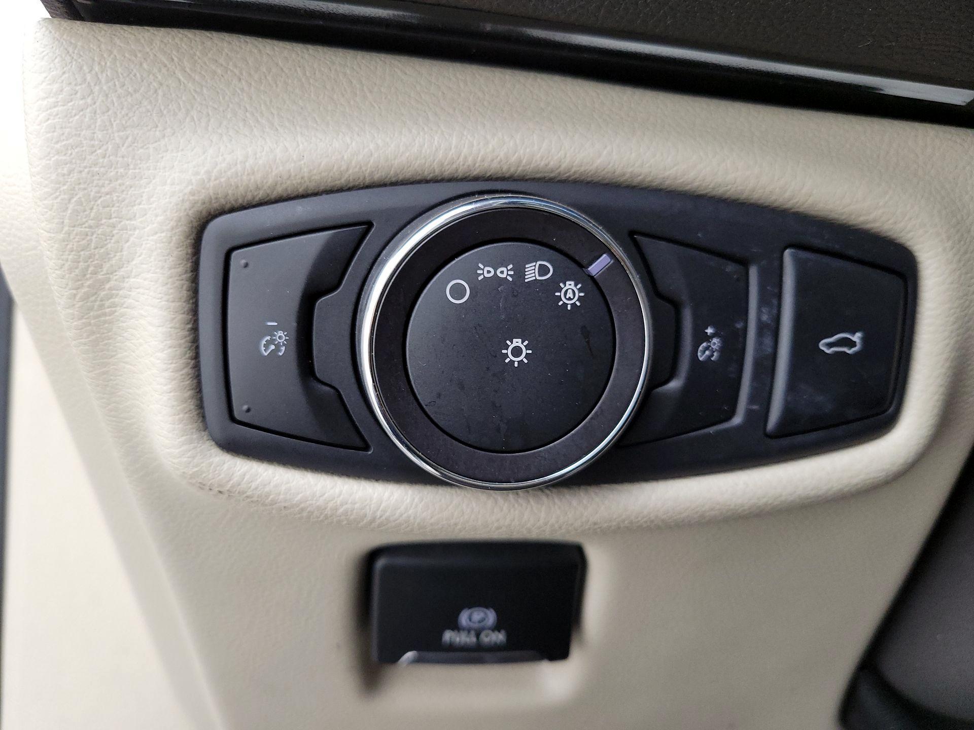 Thumbnail: 2017 Lincoln MKZ - 13