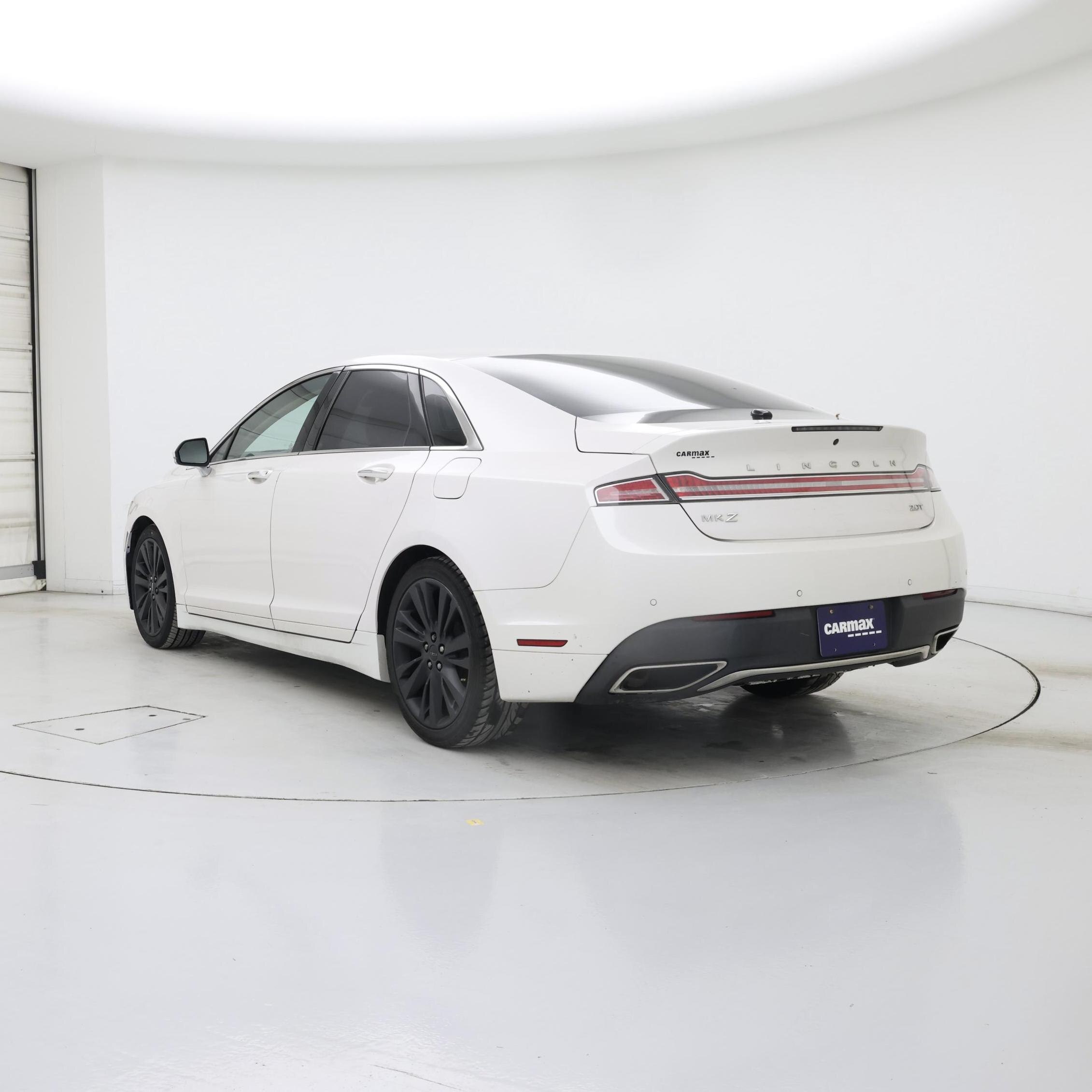 Thumbnail: 2017 Lincoln MKZ - 2