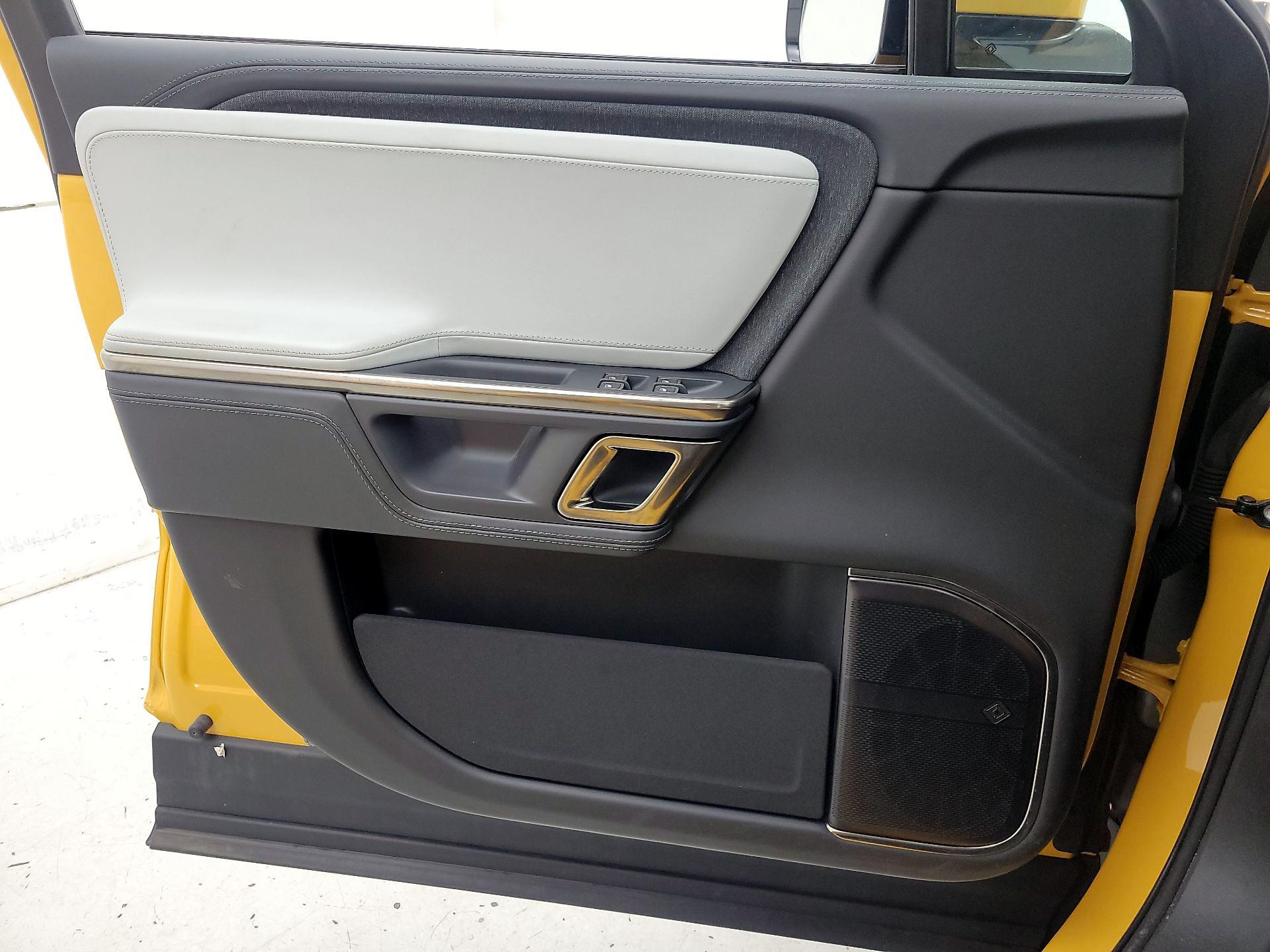 Thumbnail: 2023 Rivian R1S - 12