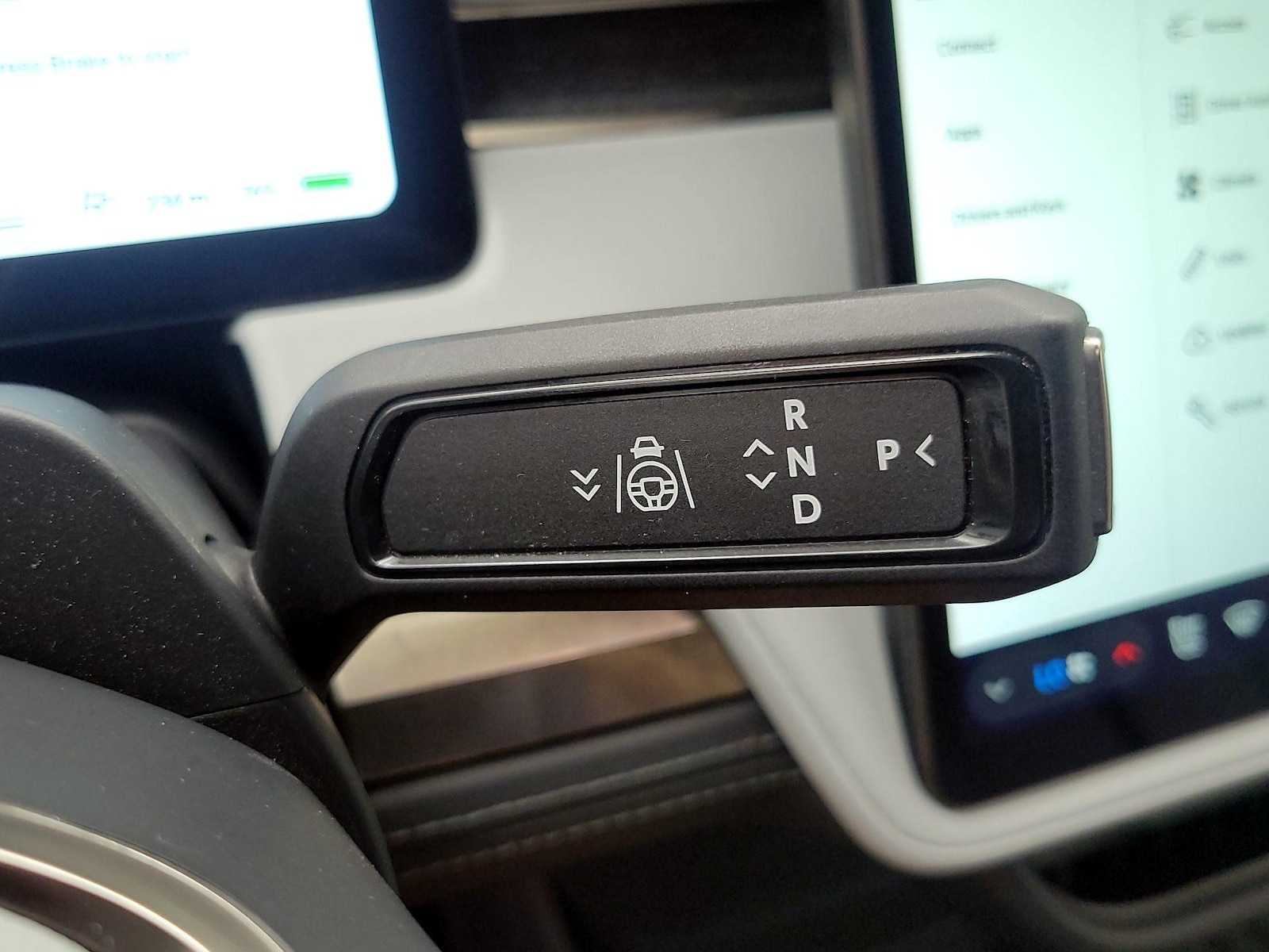 2023 Rivian R1S Adventure - Photo 18