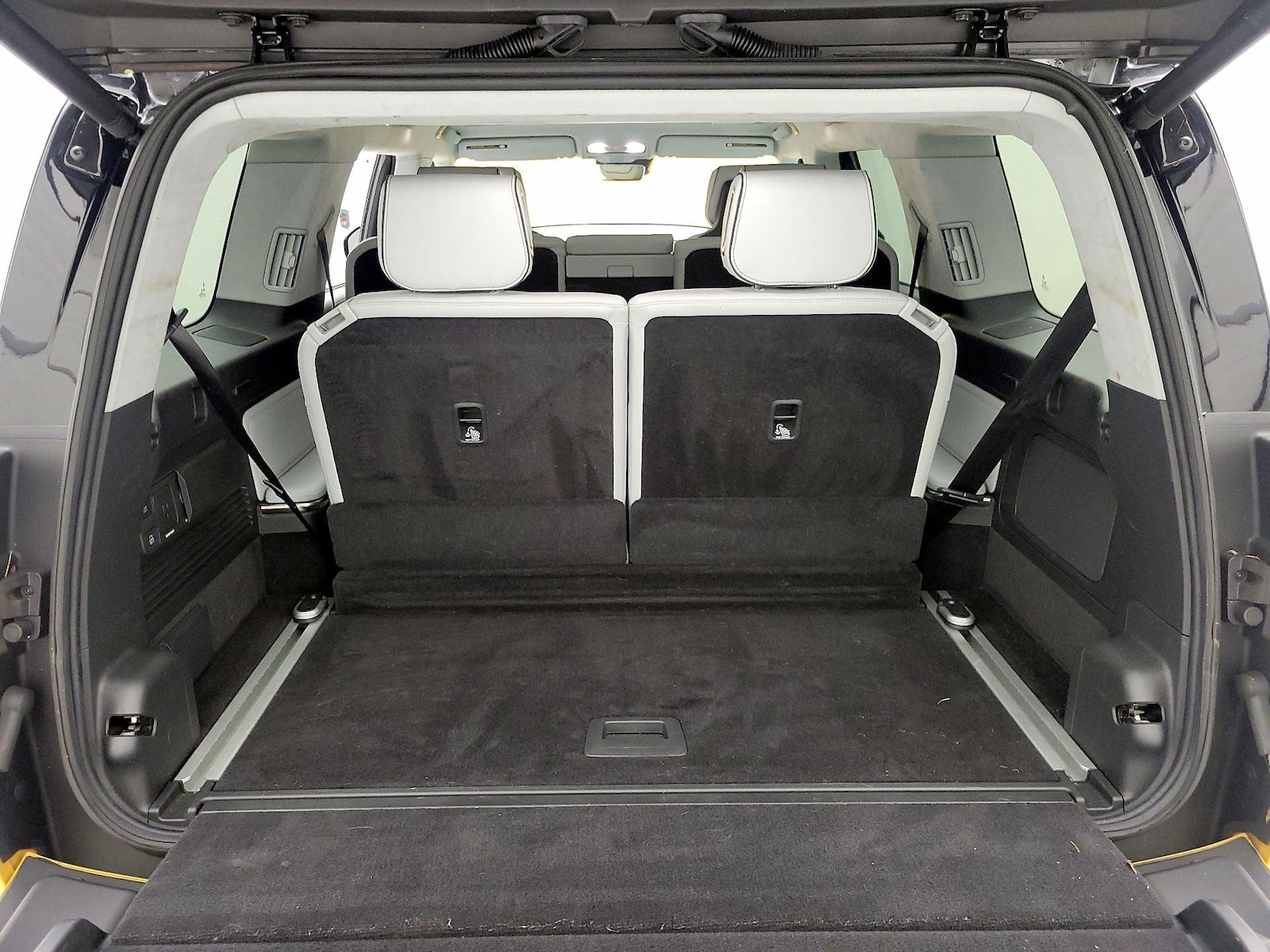 2023 Rivian R1S Adventure - Photo 21