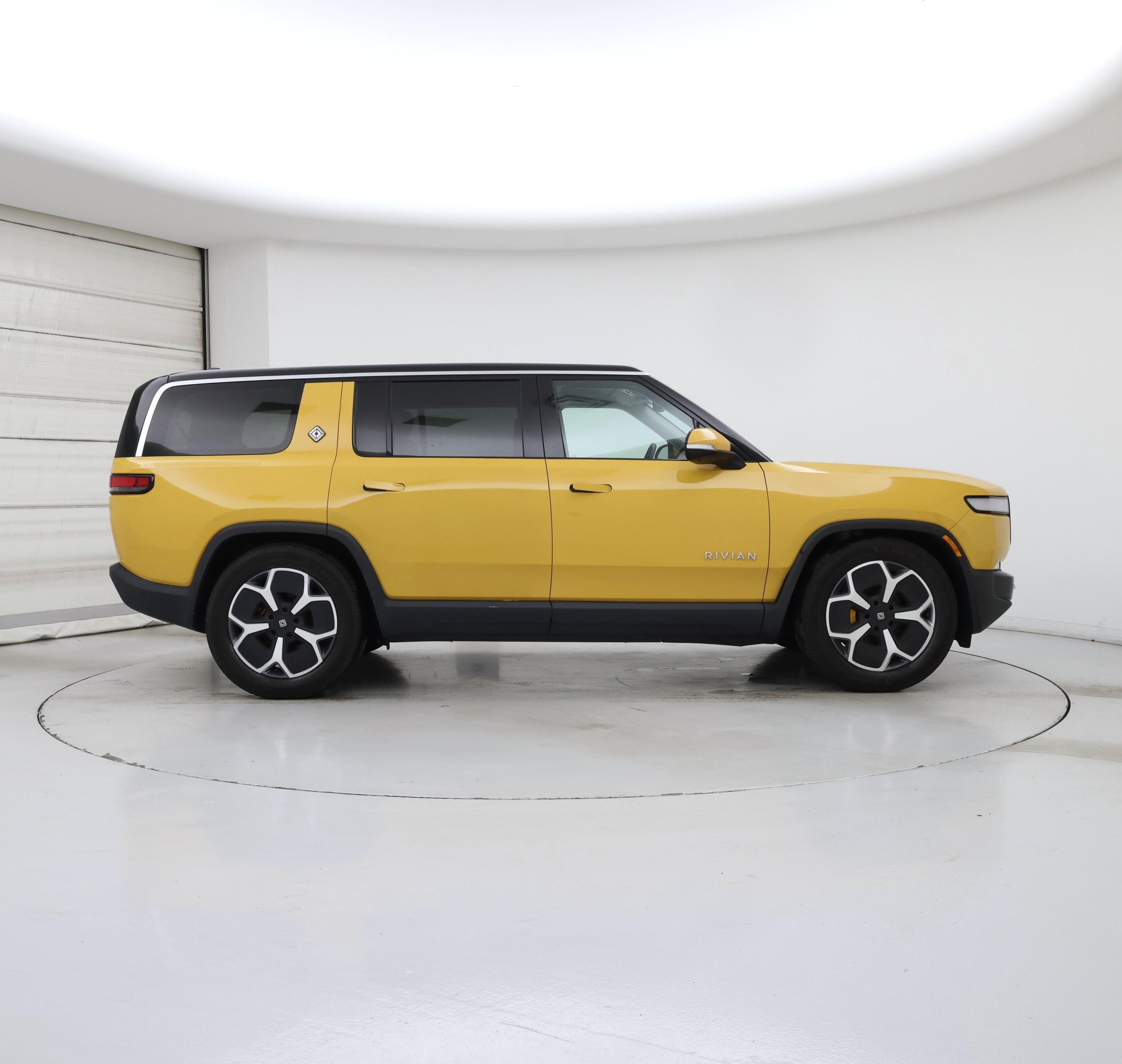 Thumbnail: 2023 Rivian R1S - 7
