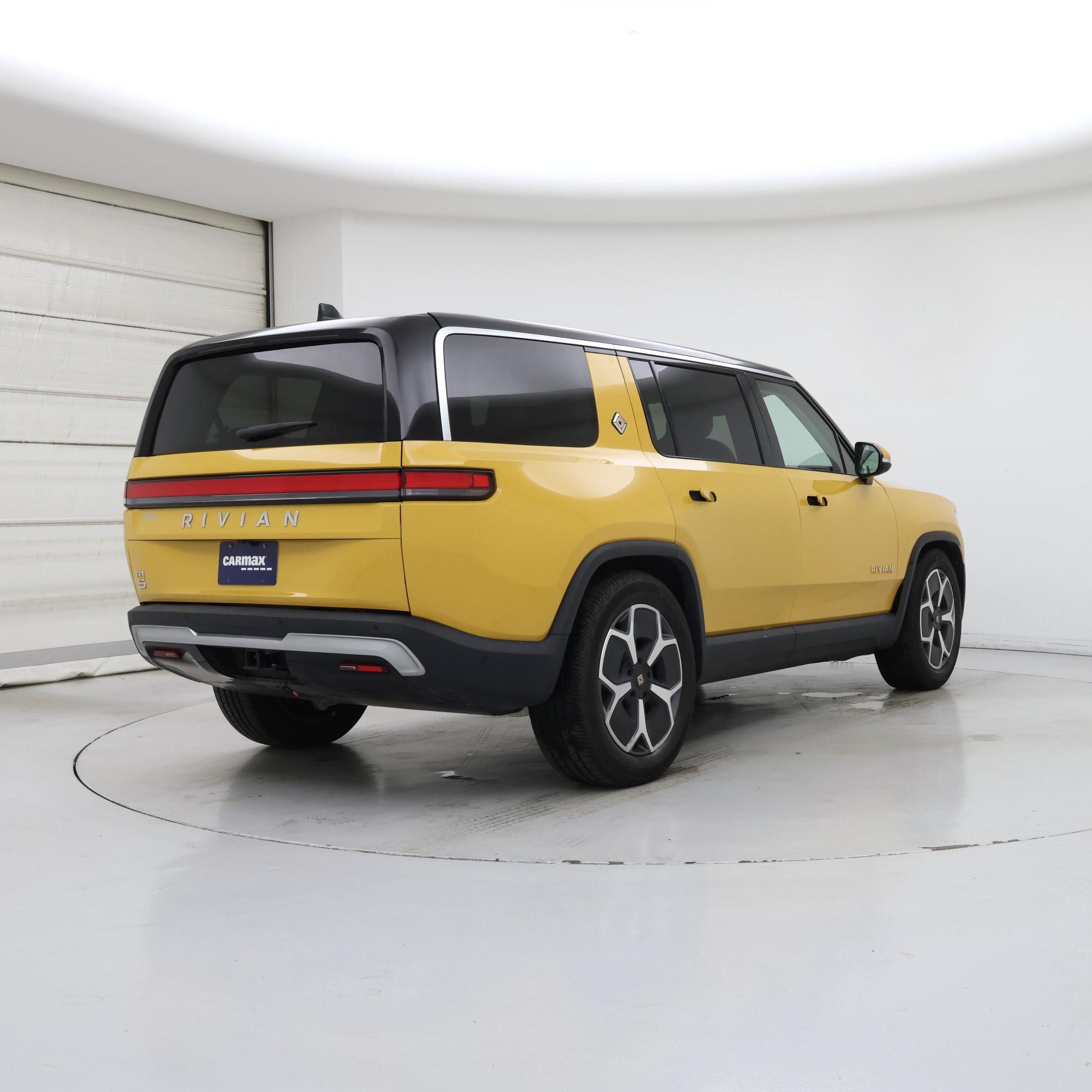 Thumbnail: 2023 Rivian R1S - 8