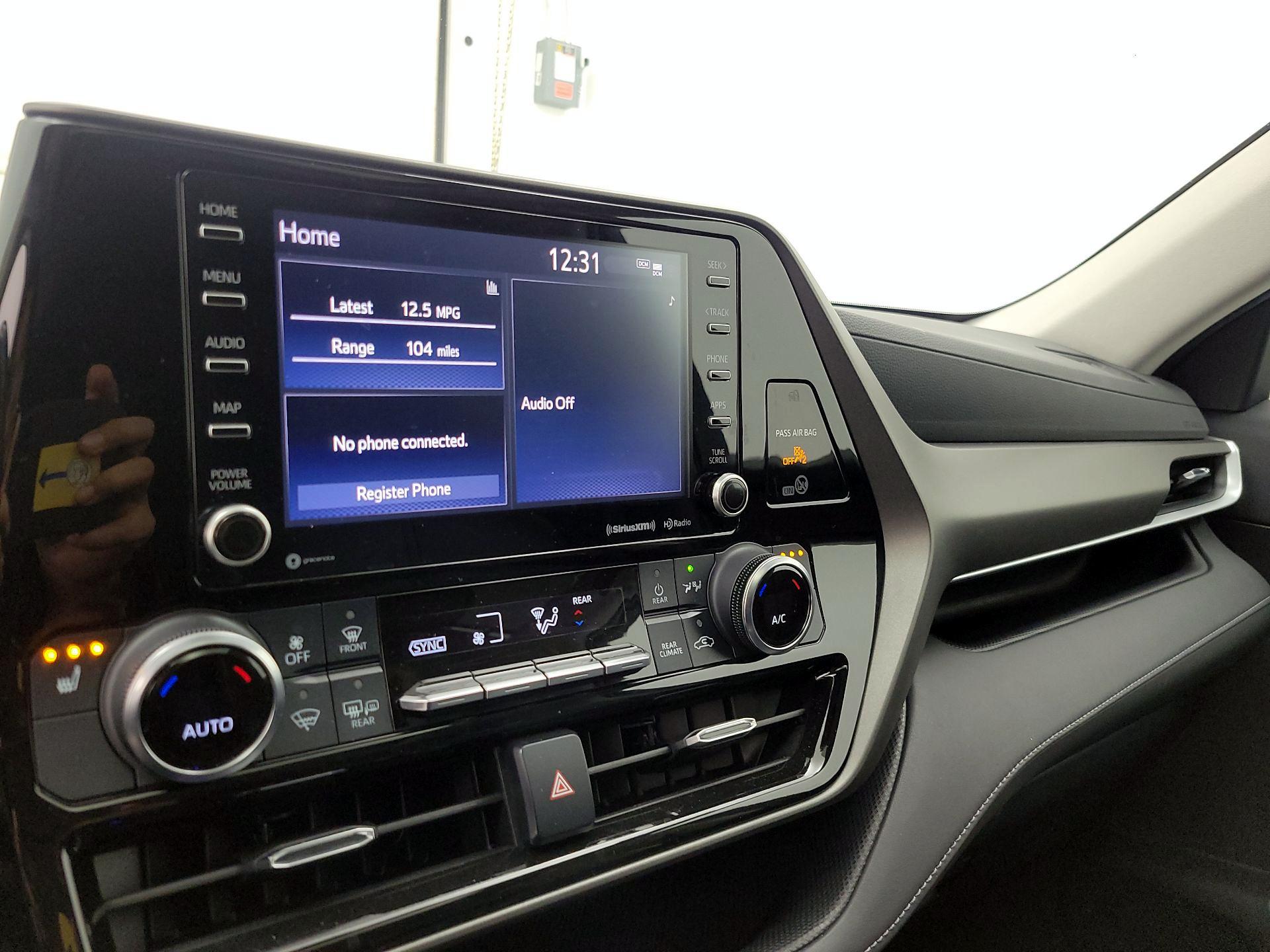 Thumbnail: 2022 Toyota Highlander - 15