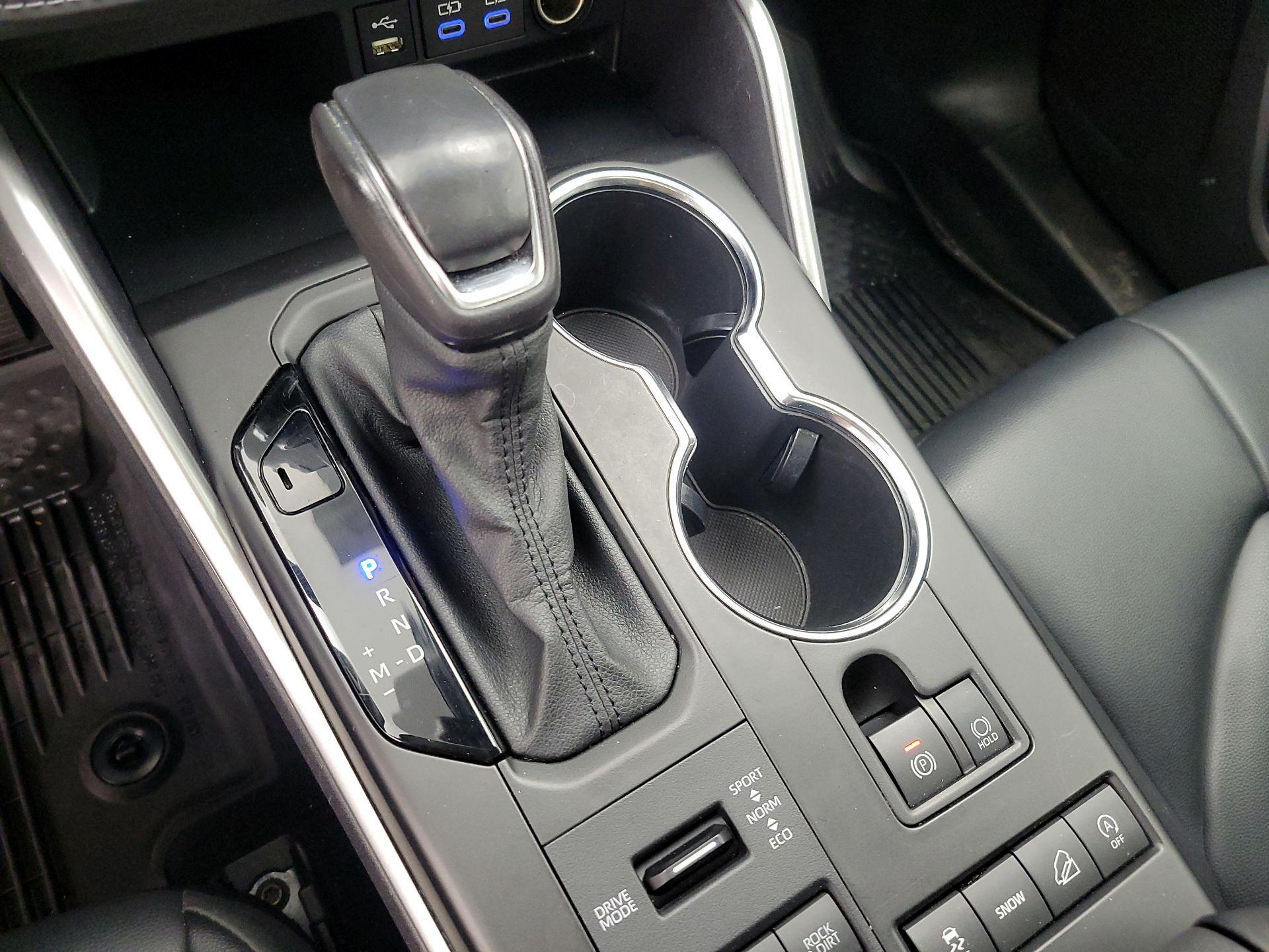 Thumbnail: 2022 Toyota Highlander - 17