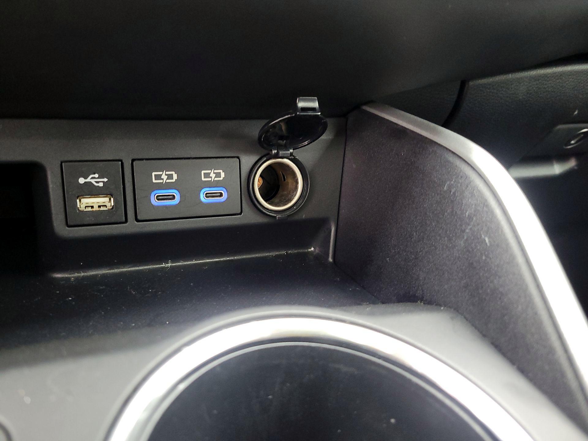 Thumbnail: 2022 Toyota Highlander - 18