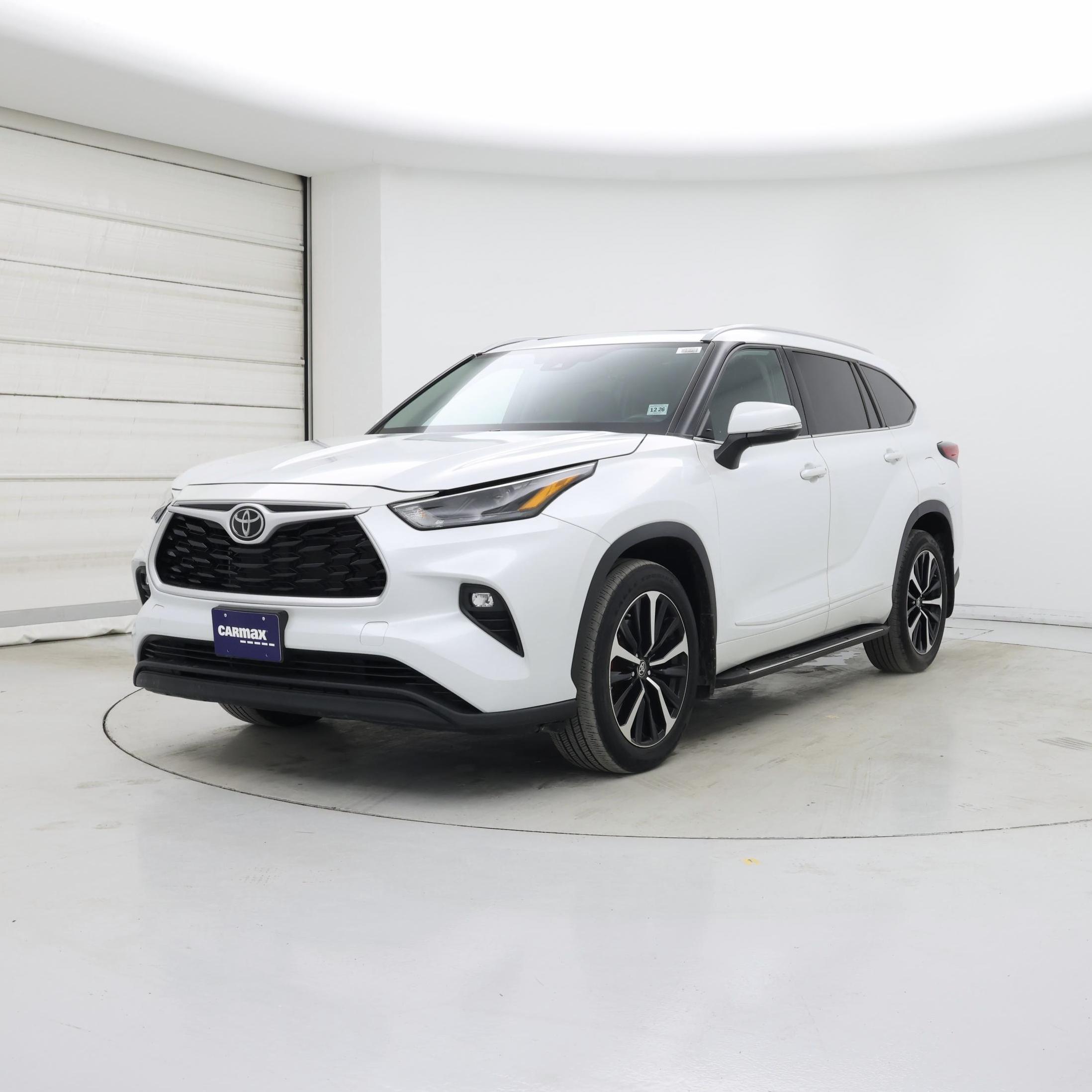 Thumbnail: 2022 Toyota Highlander - 4