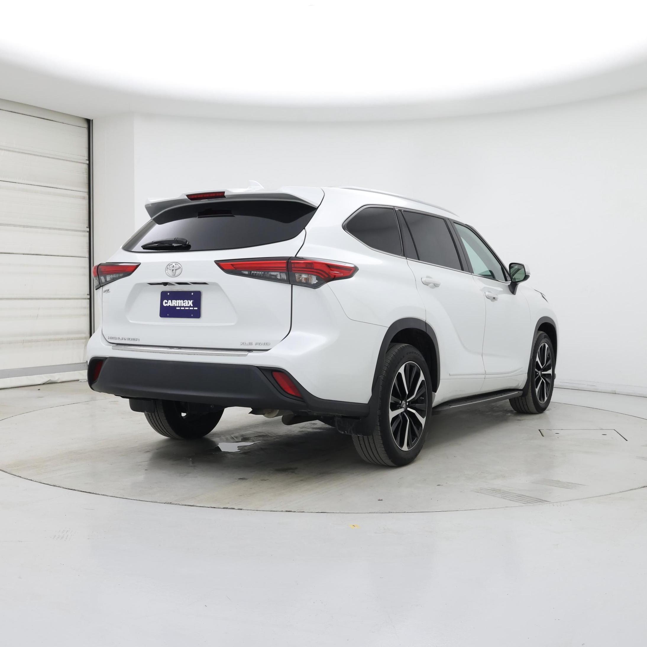 Thumbnail: 2022 Toyota Highlander - 8